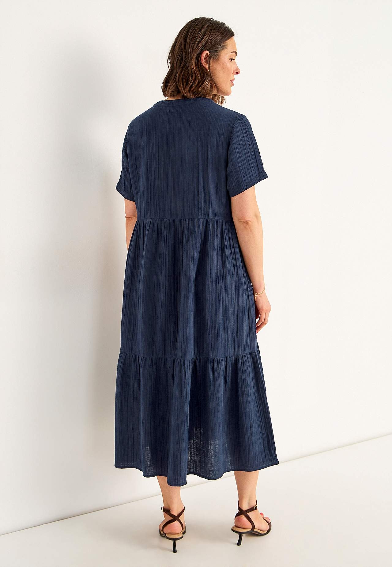 Kleid aus zerknitterter Baumwolle