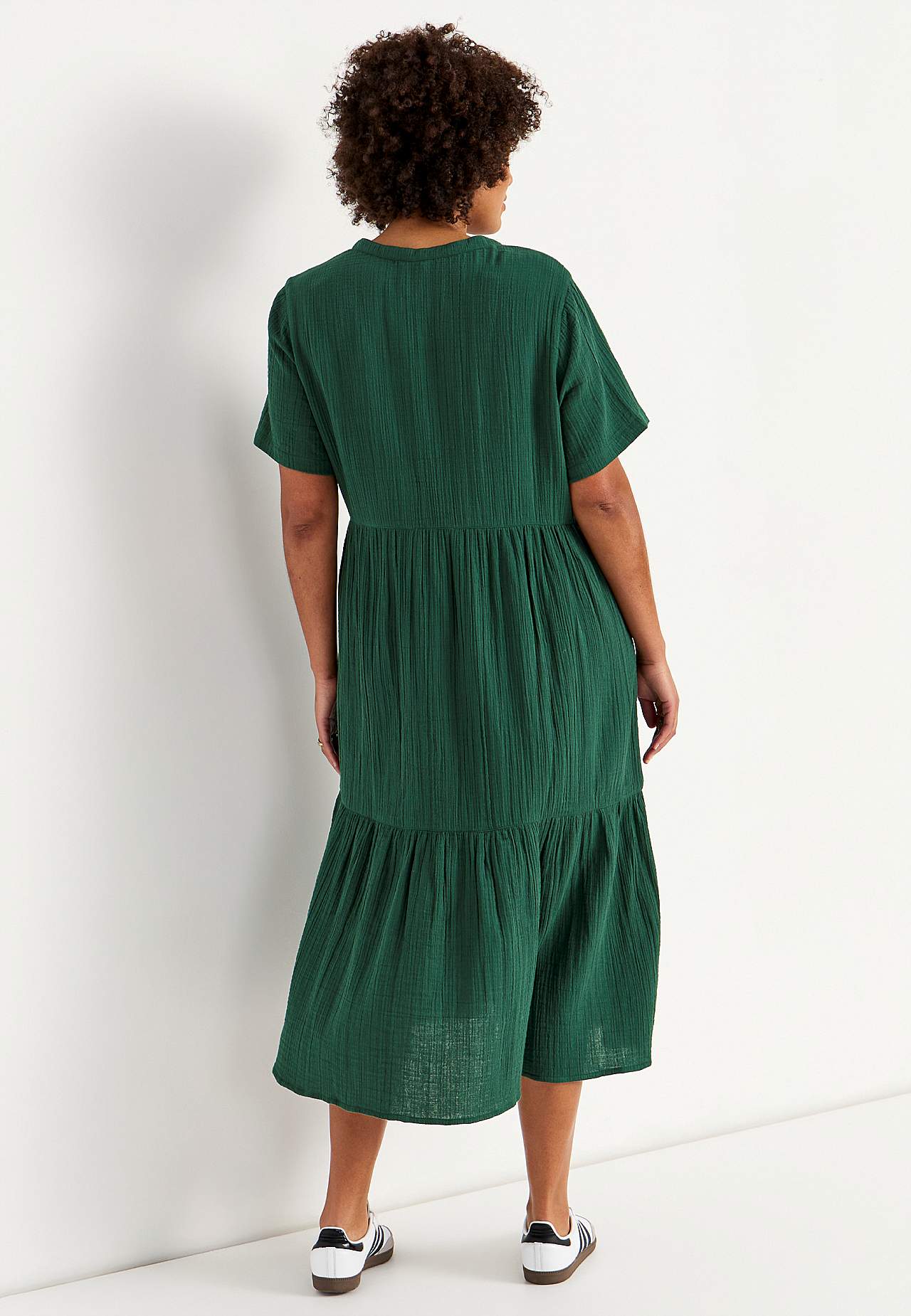 Kleid aus zerknitterter Baumwolle