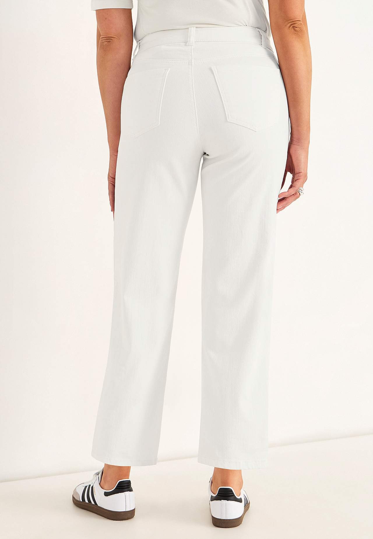 Elastische Knöcheljeans