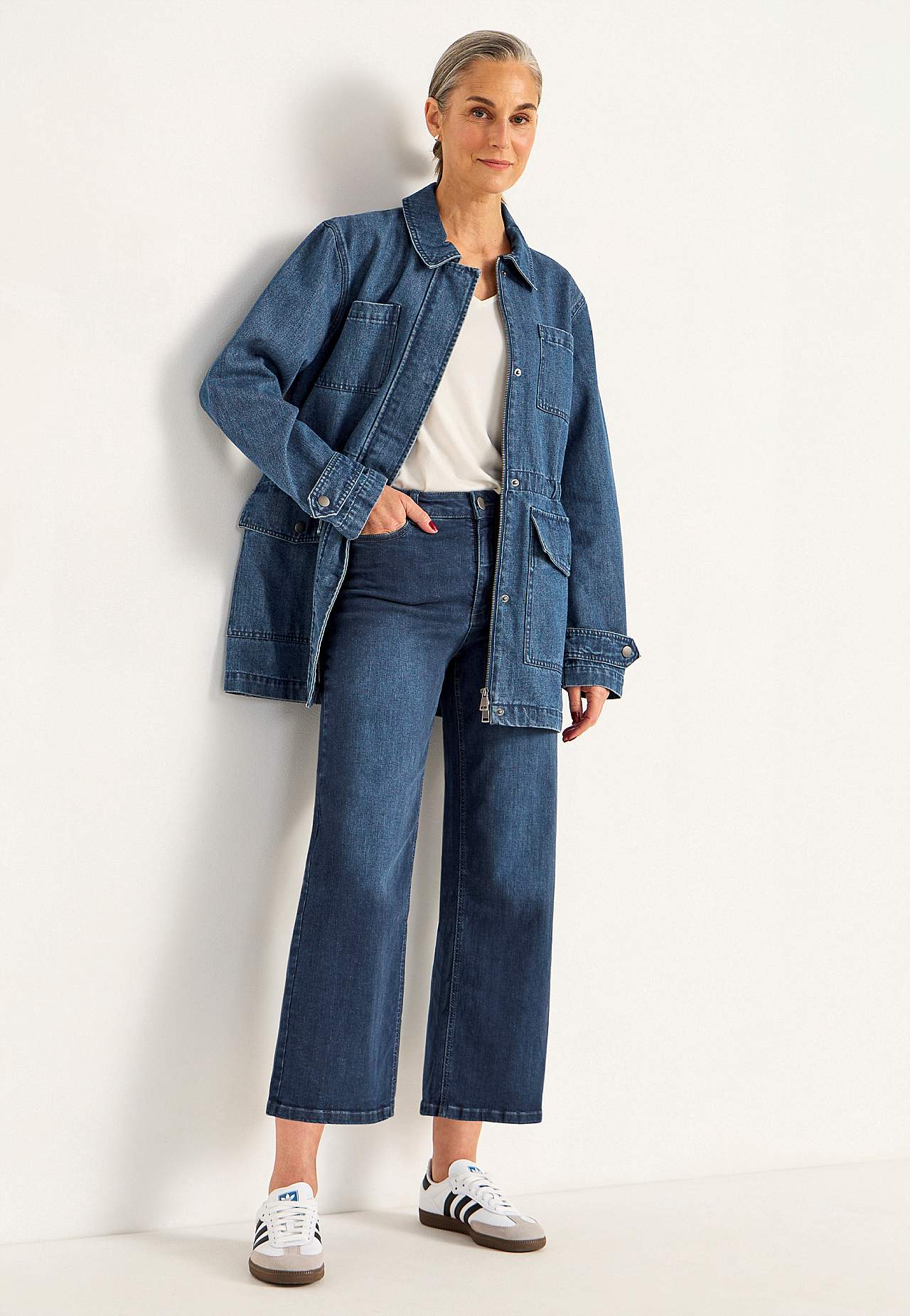 Elastische Knöcheljeans