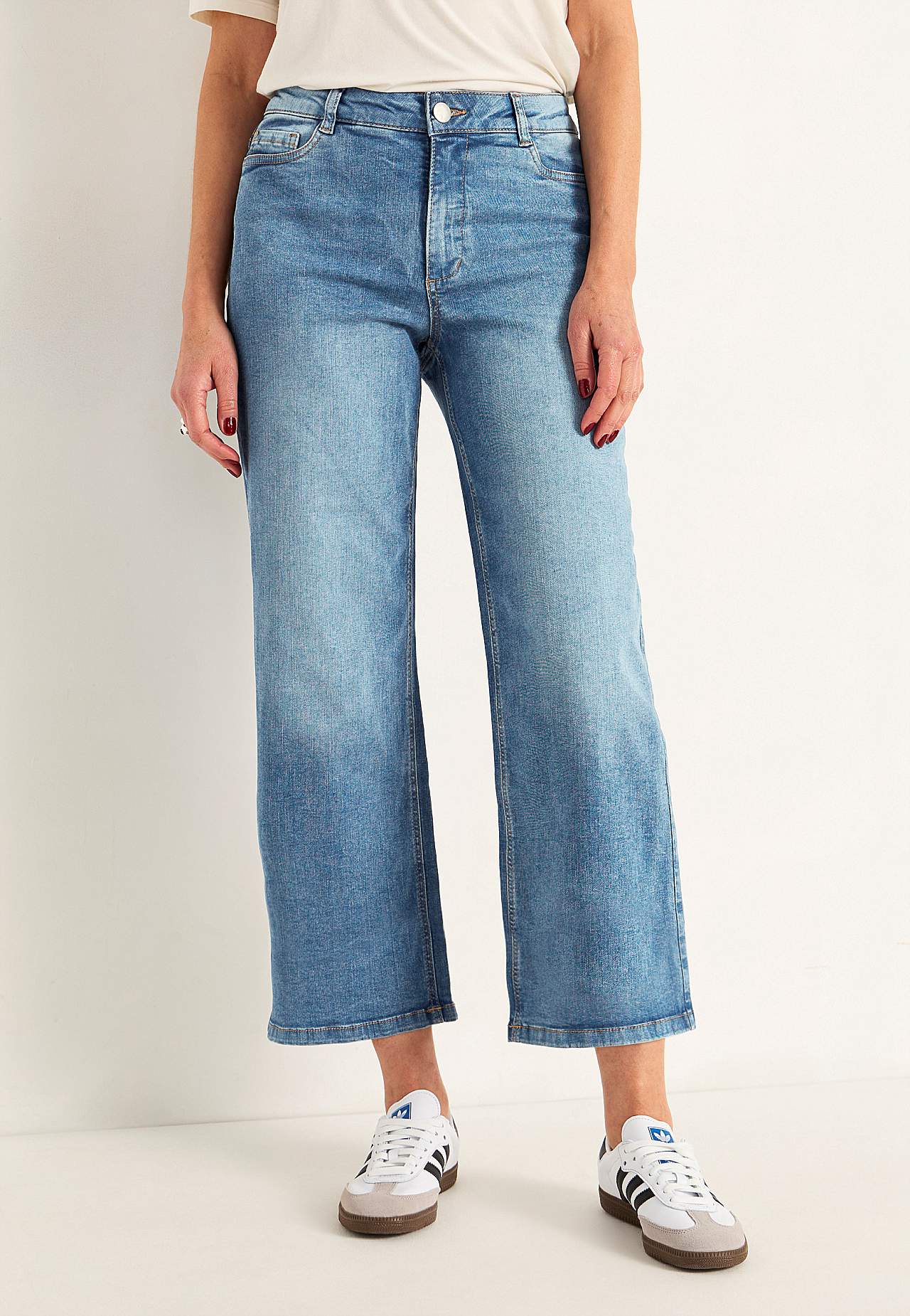 Elastische Knöcheljeans