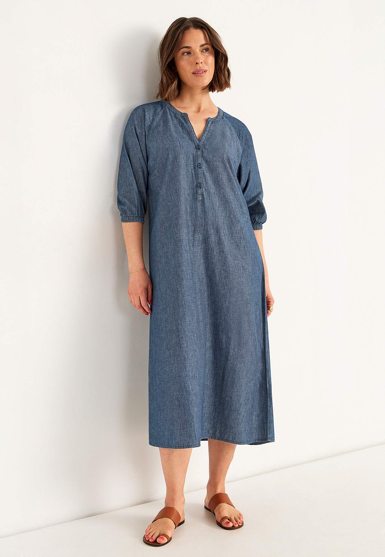 Jeanskleid mit Knöpfen