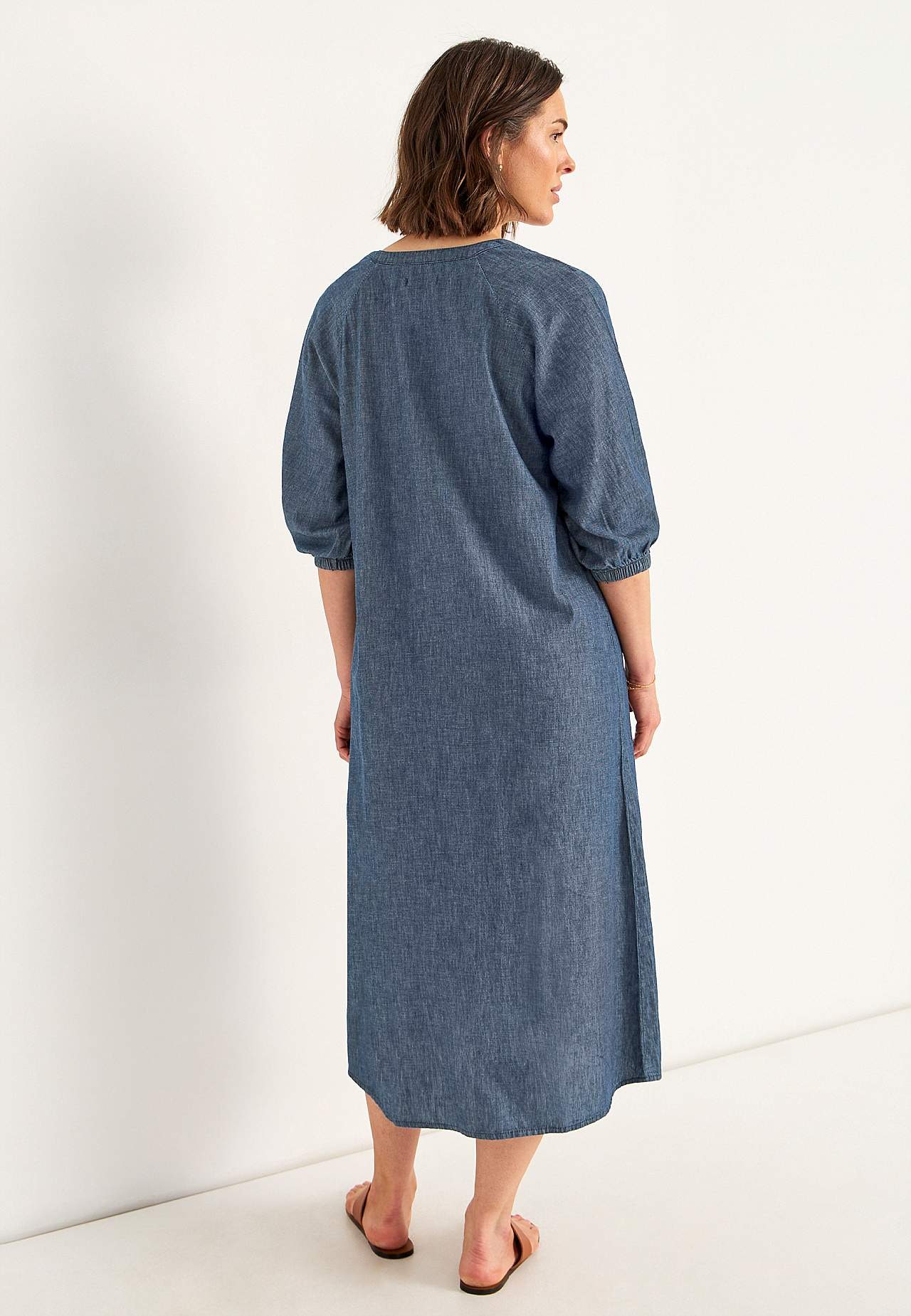 Jeanskleid mit Knöpfen
