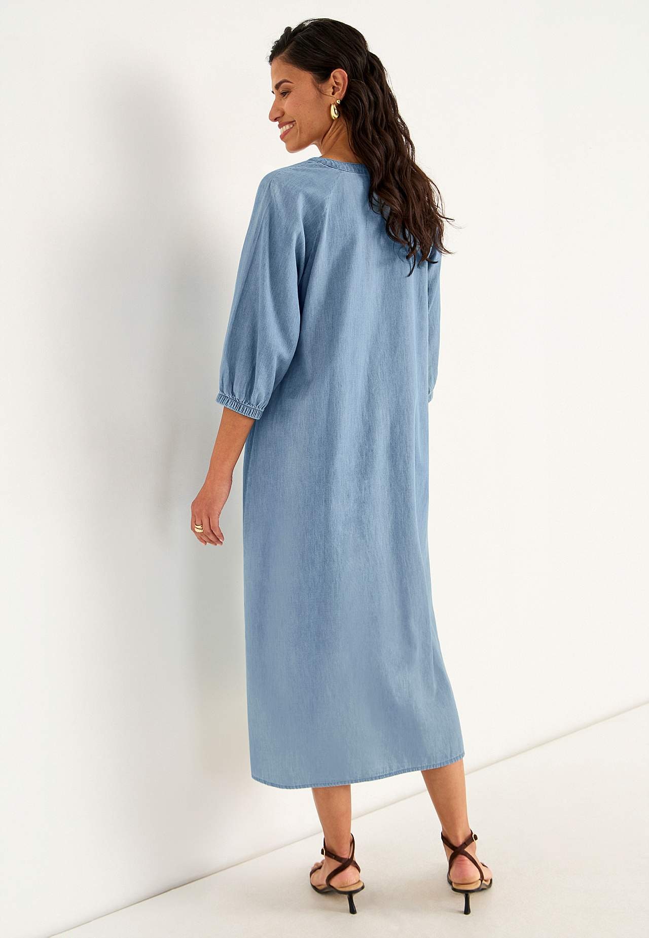 Jeanskleid mit Knöpfen