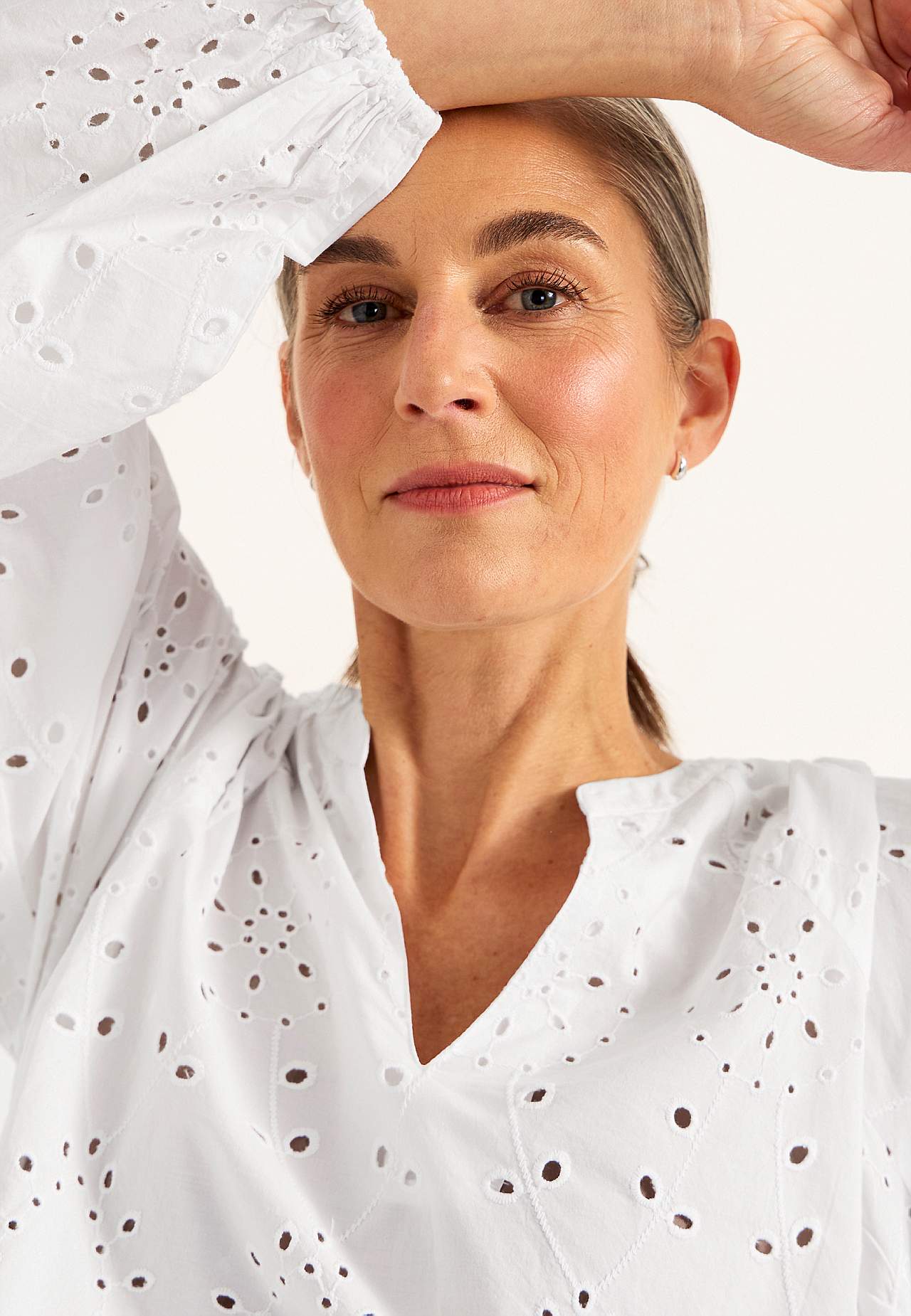 Bluse mit Stickerei