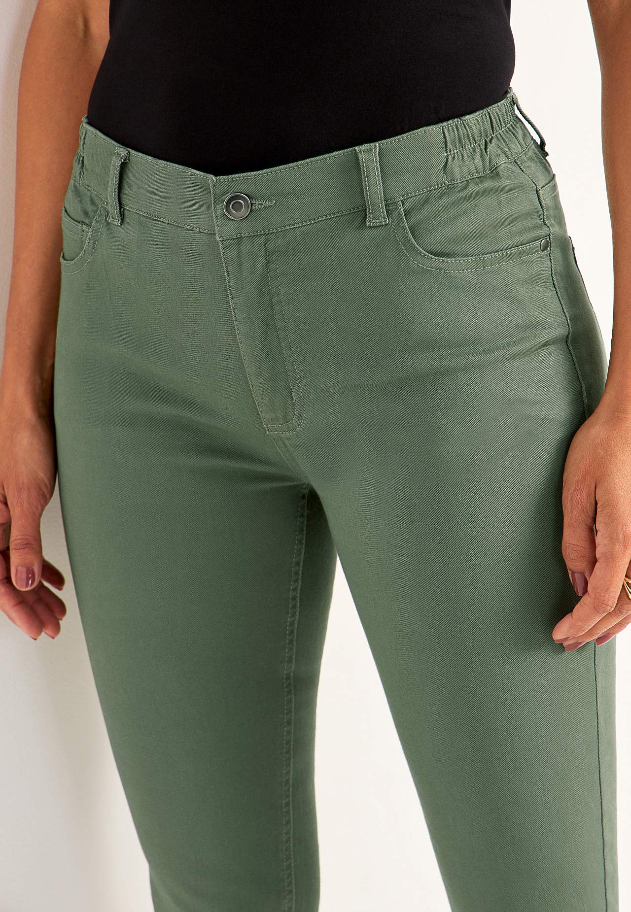 Jeans mit elastischem Bund