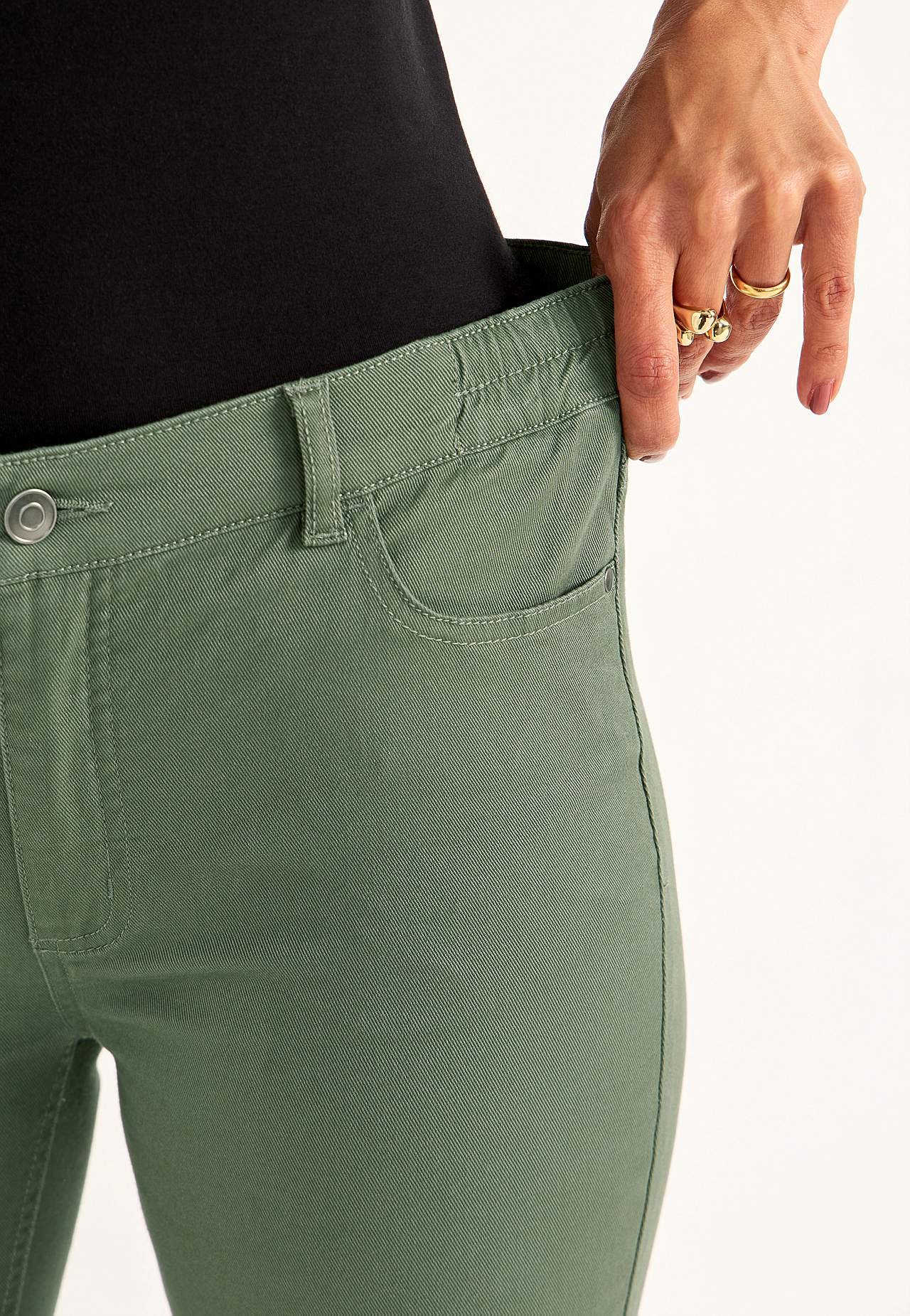 Jeans mit elastischem Bund