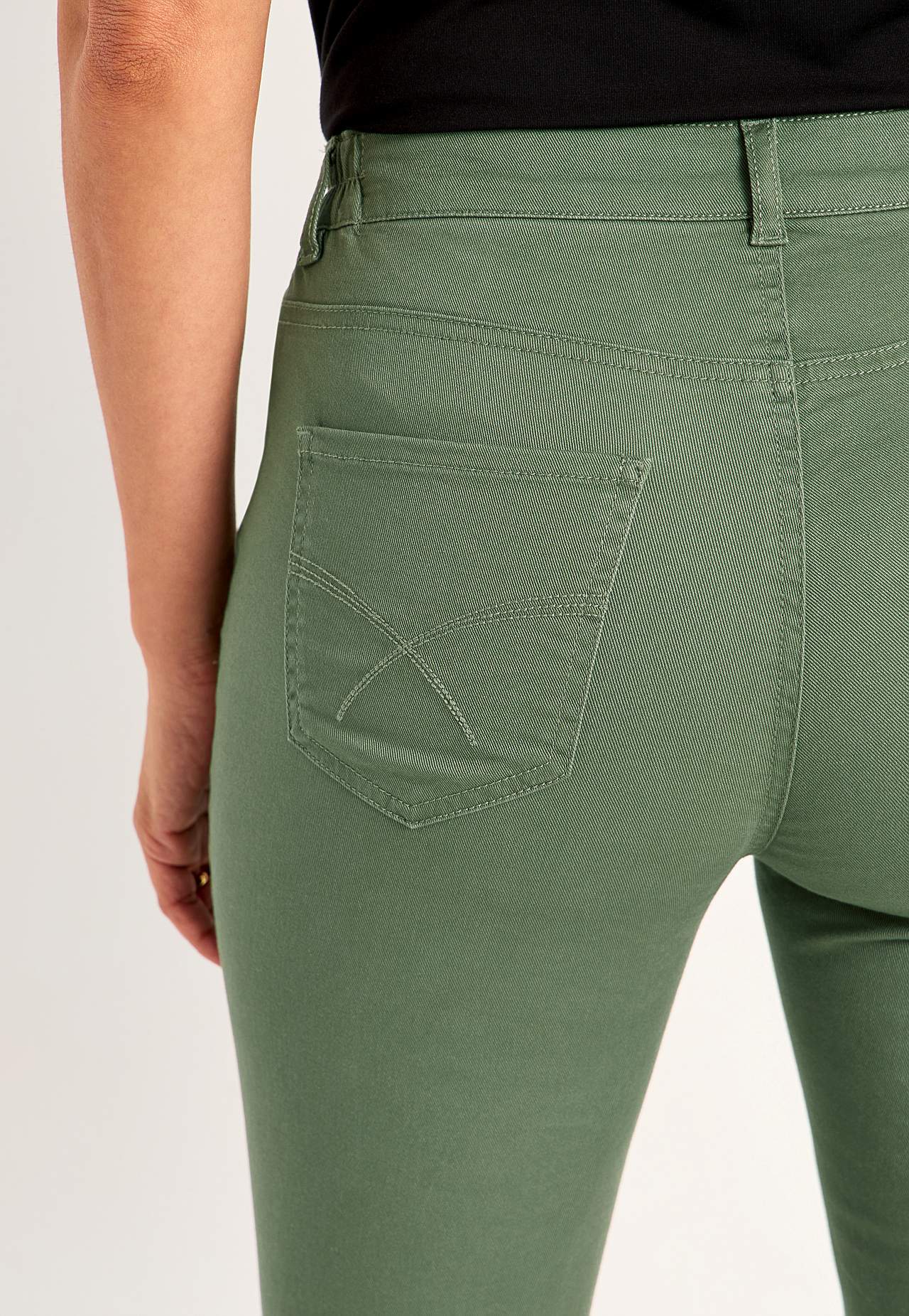 Jeans mit elastischem Bund