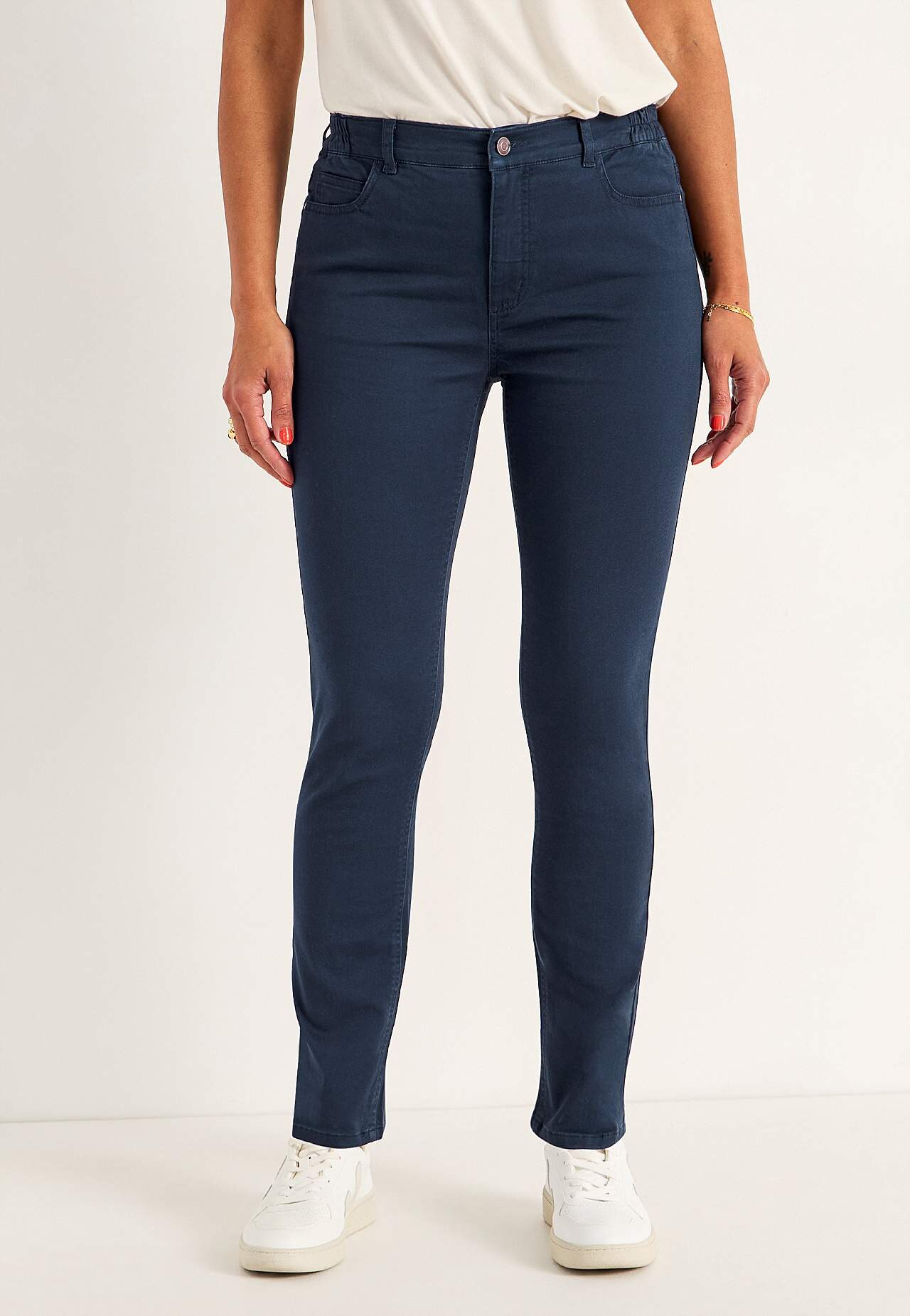 Jeans mit elastischem Bund