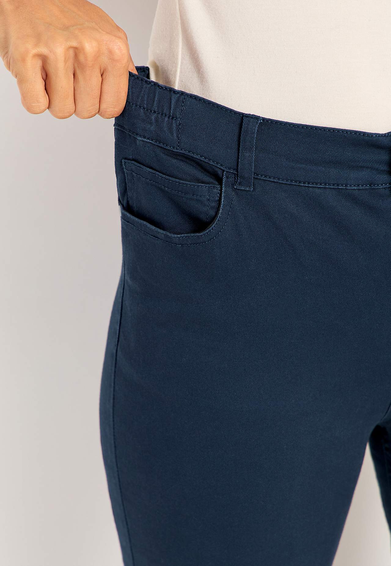 Jeans mit elastischem Bund