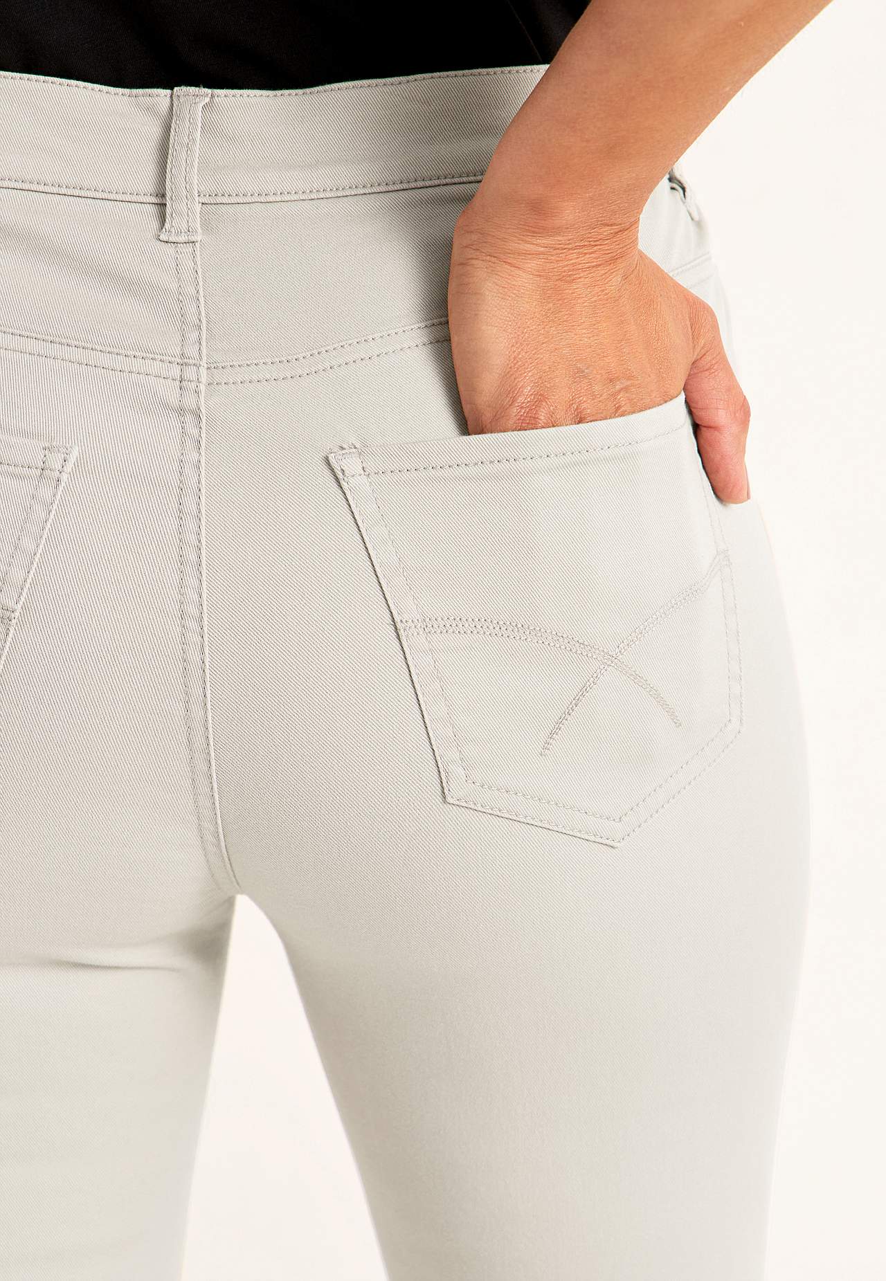 Jeans mit elastischem Bund
