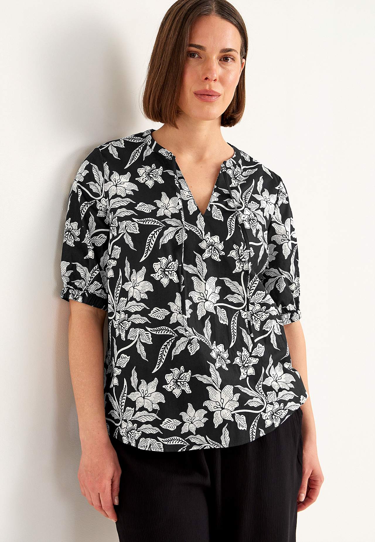 Gewebte, gemusterte Bluse