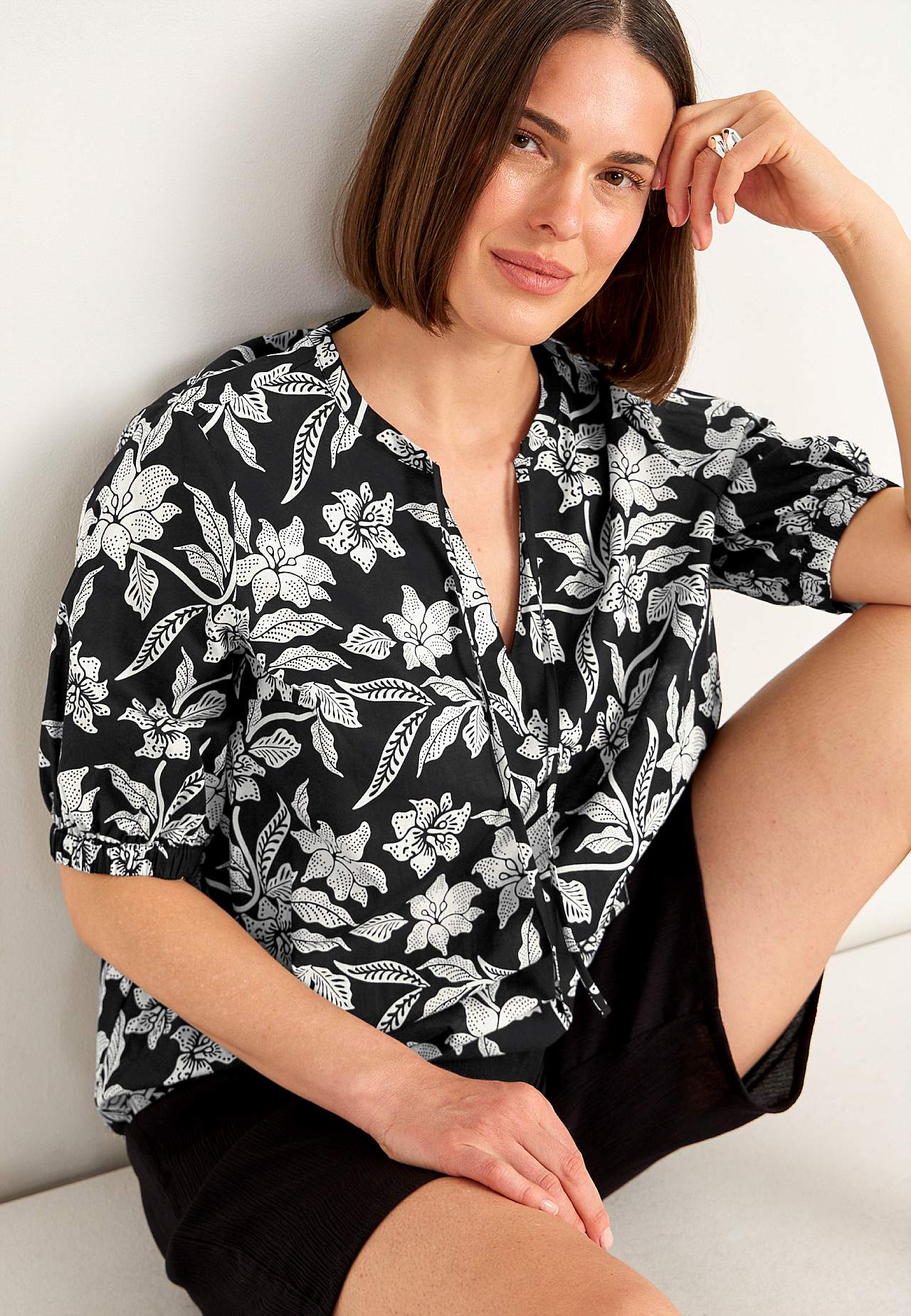 Gewebte, gemusterte Bluse