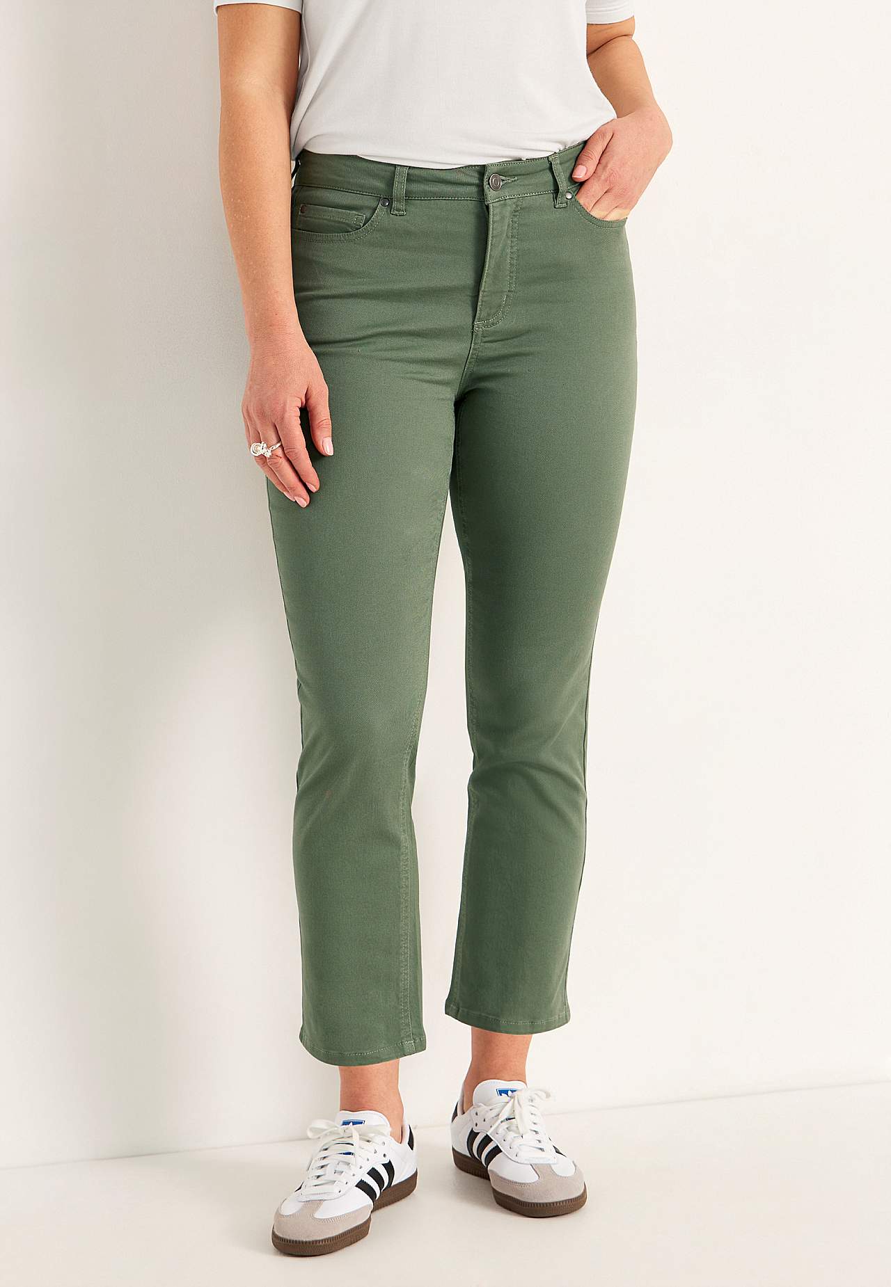 Etwas schlankere Knöcheljeans