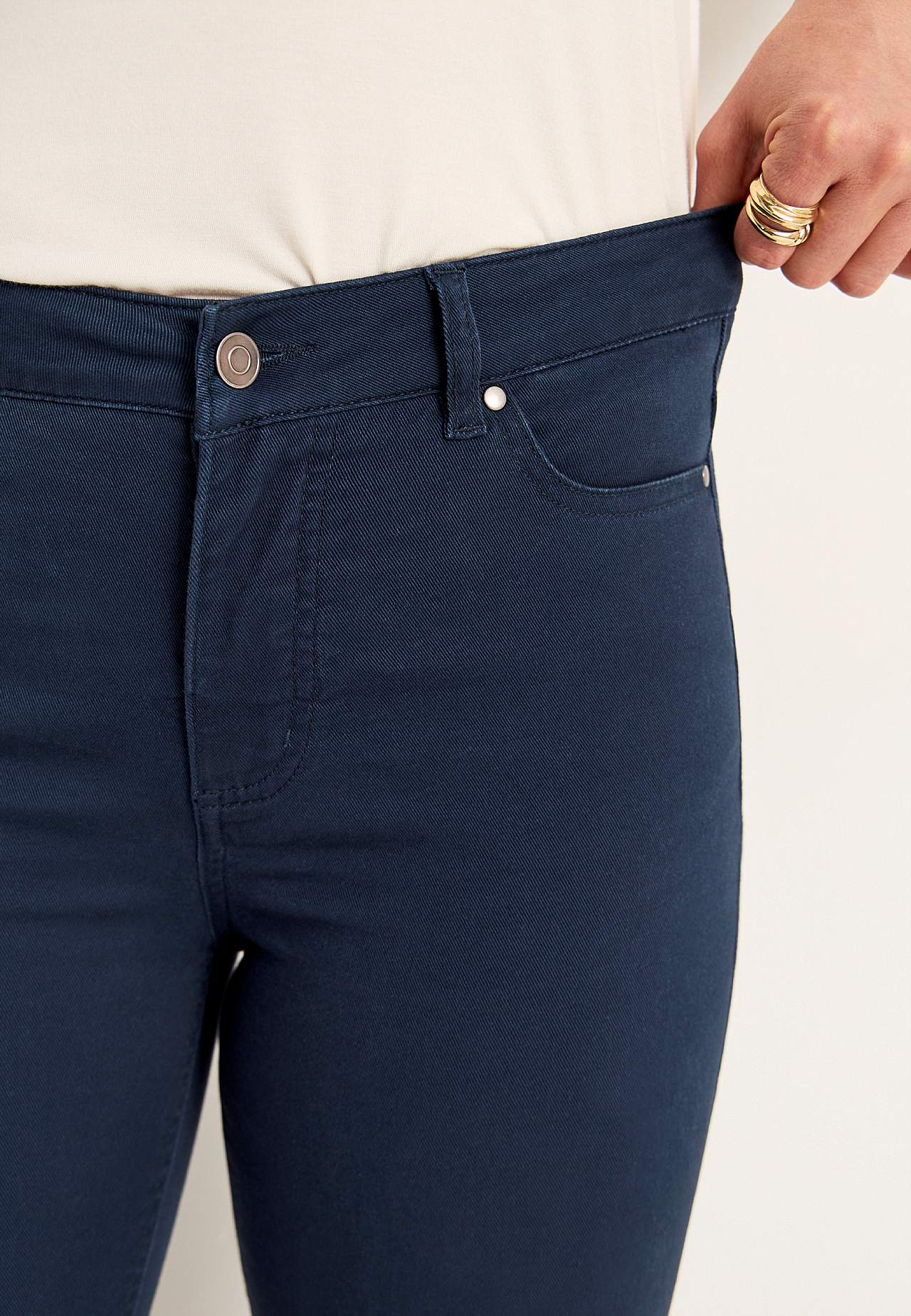 Etwas schlankere Knöcheljeans