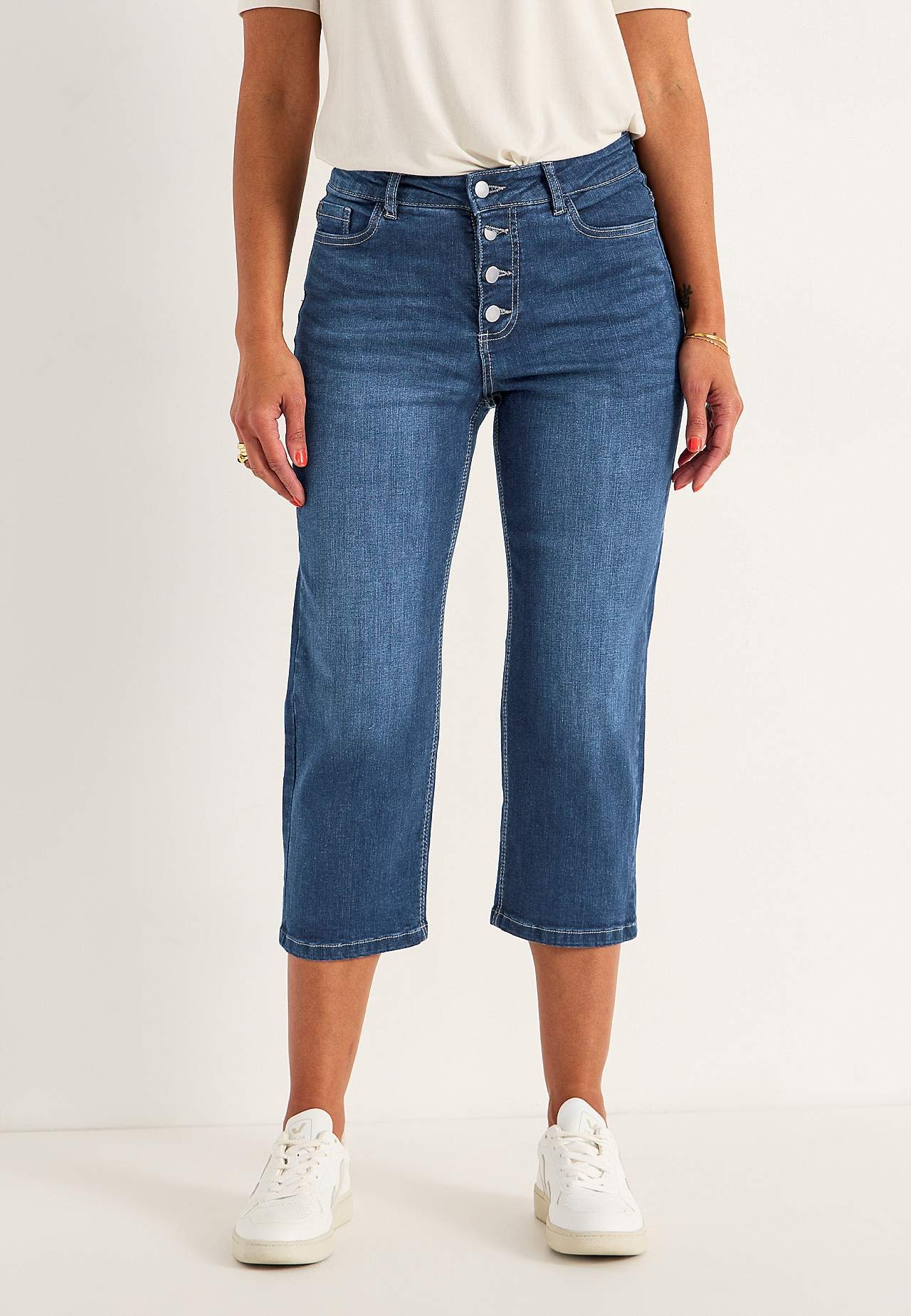 Cropped Jeans mit Knopfverschluss