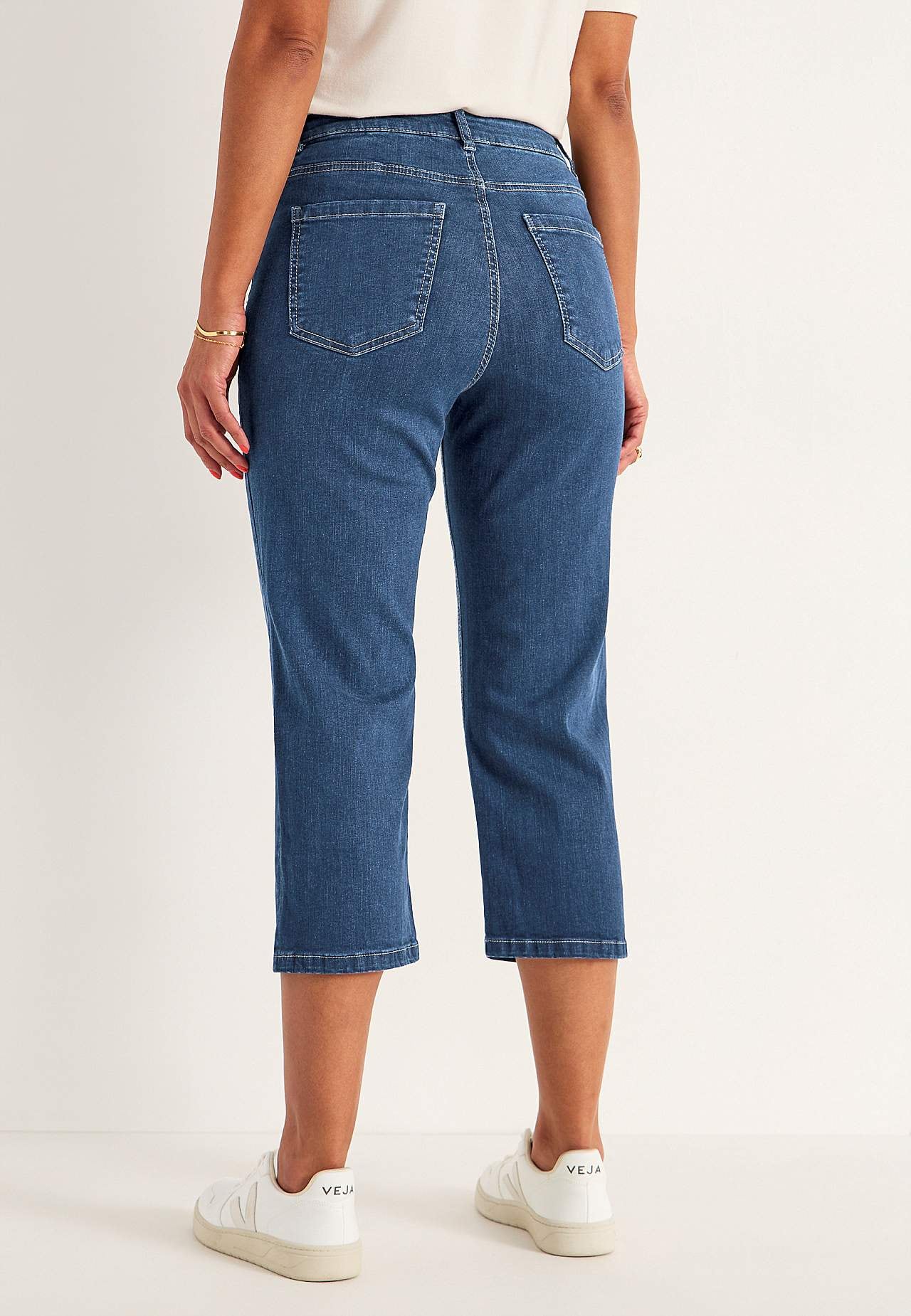 Cropped Jeans mit Knopfverschluss
