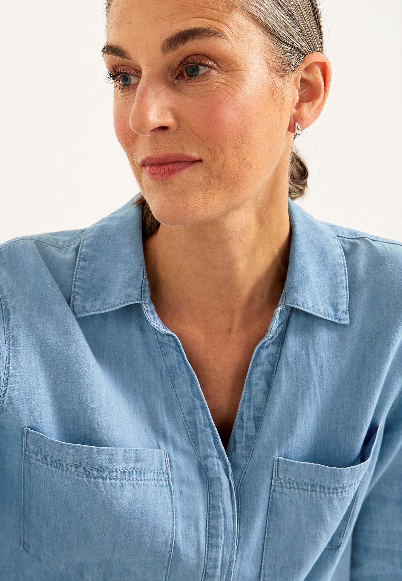Jeanshemd mit Knöpfen