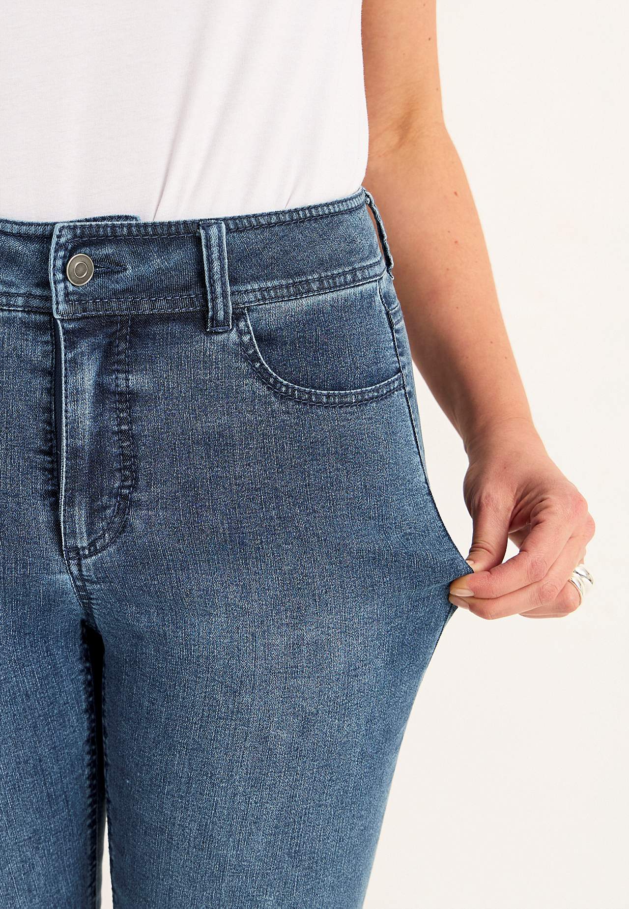 Superstretch Cropped Jeans