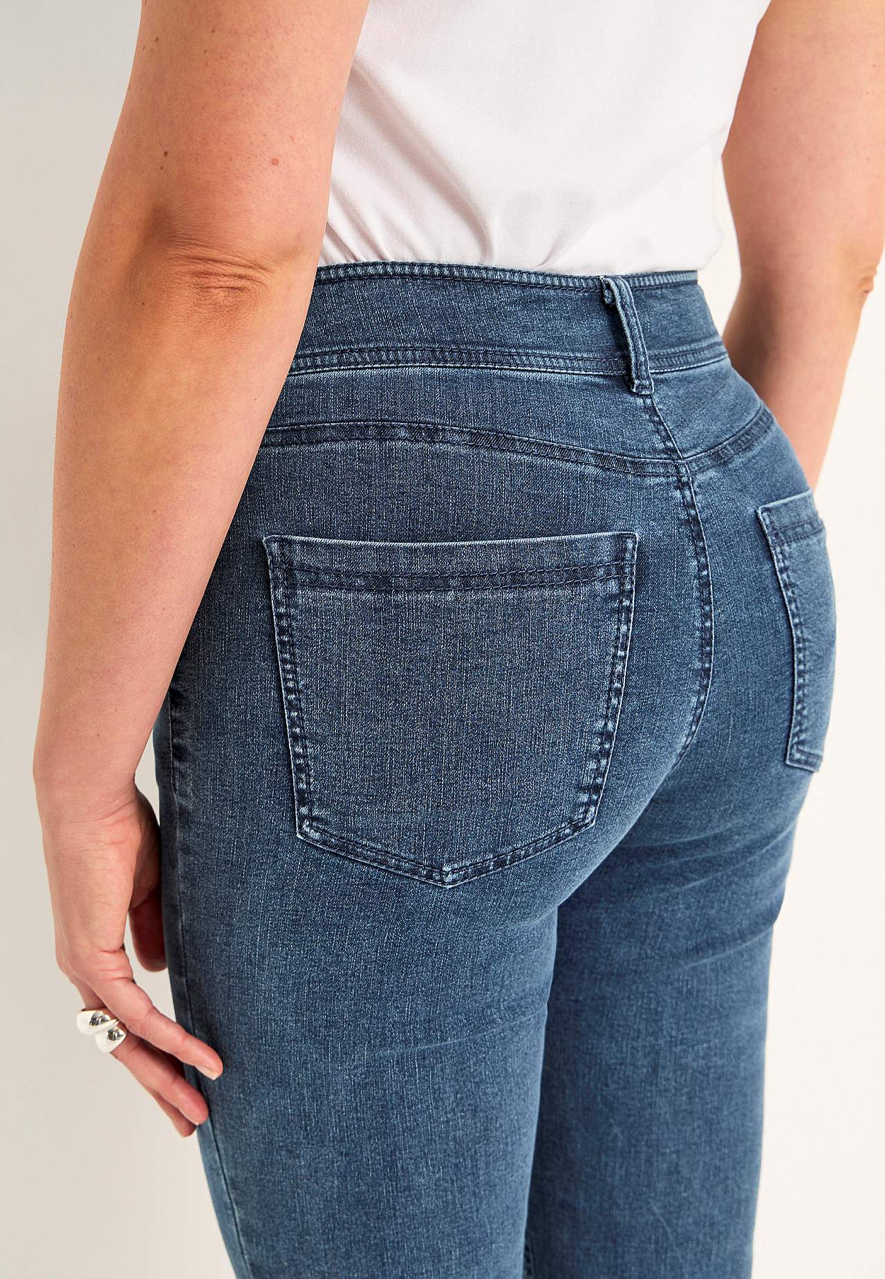 Superstretch Cropped Jeans
