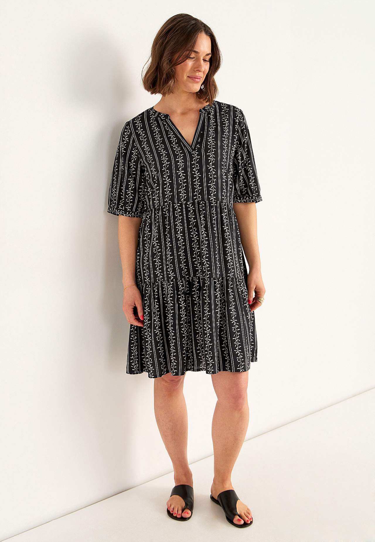 Kleid mit Volant