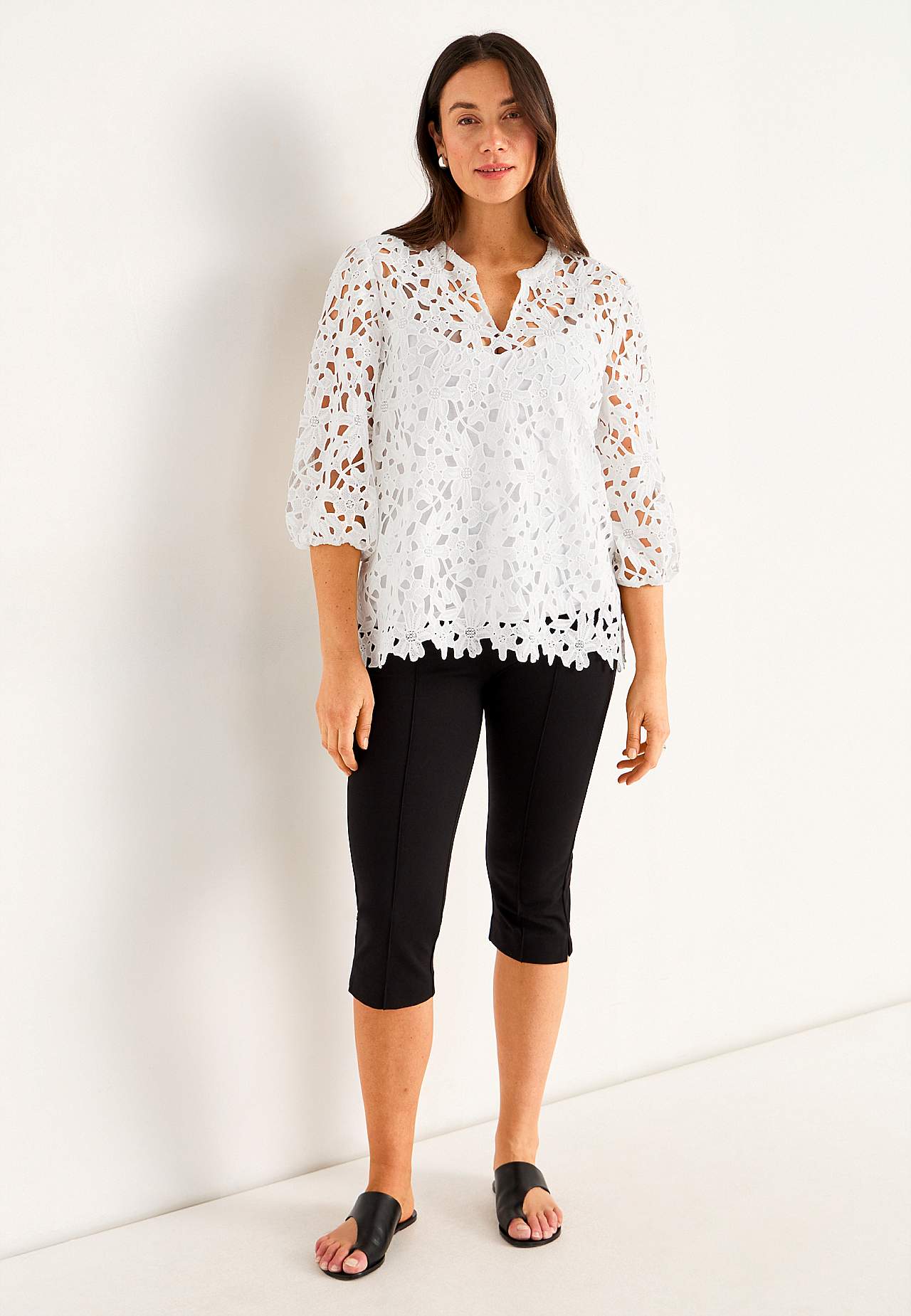 Spitzenbluse mit einem Blumen-Muster