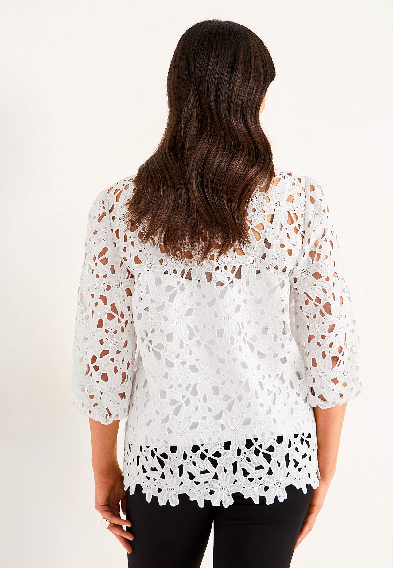 Spitzenbluse mit einem Blumen-Muster
