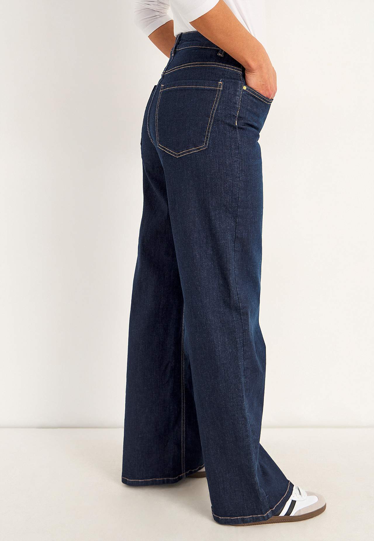 Breite, lange Jeans mit hoher Taille