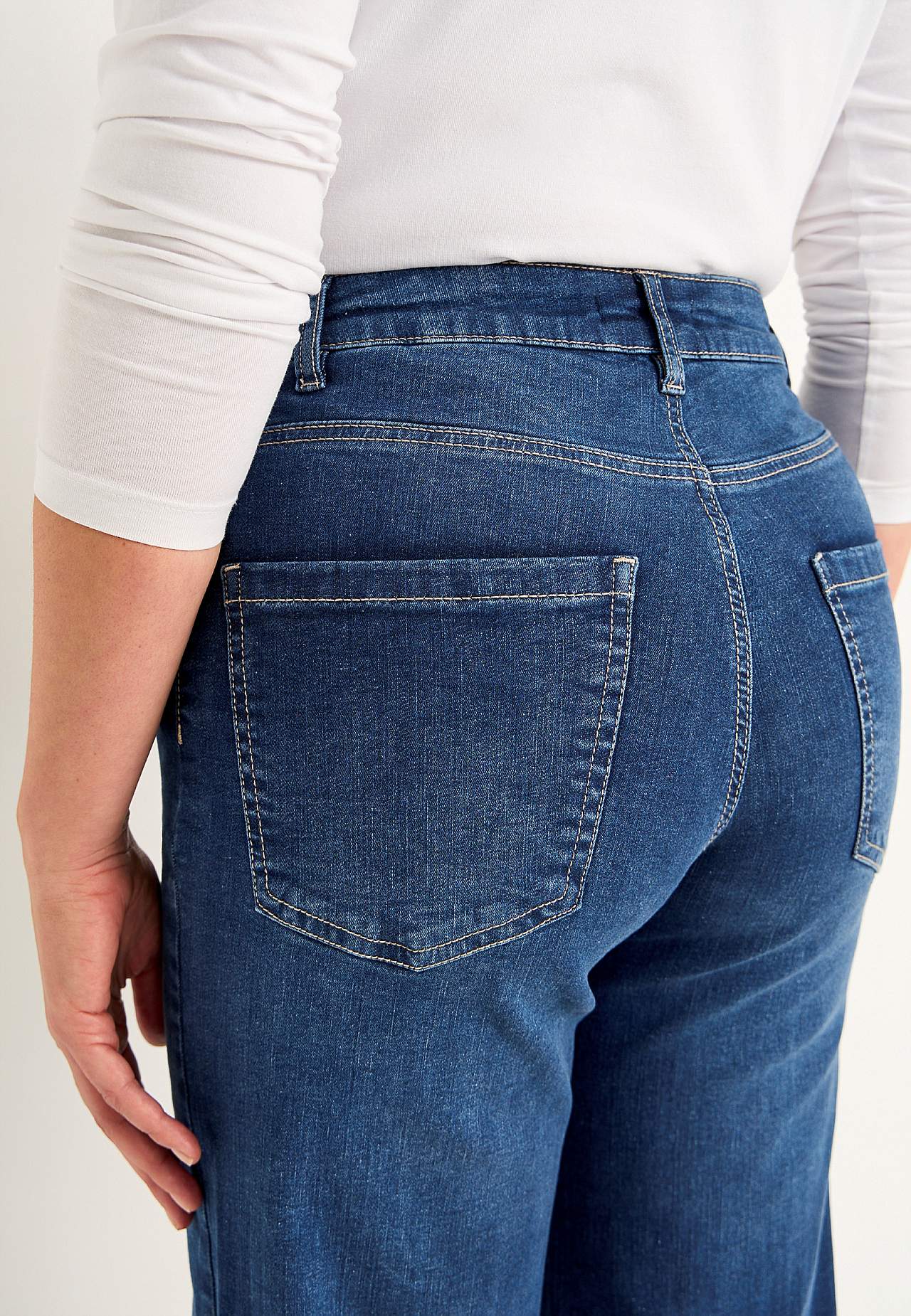 Breite, lange Jeans mit hoher Taille
