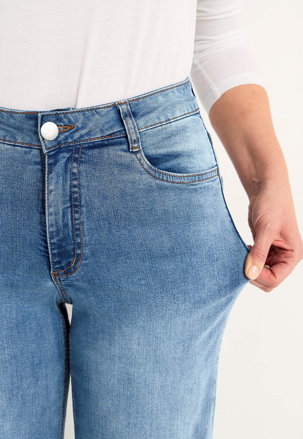 Breite, lange Jeans mit hoher Taille