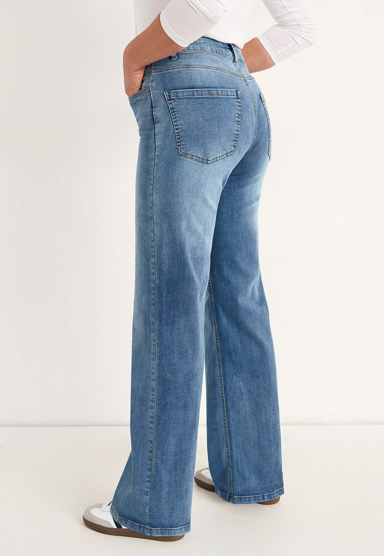 Breite, lange Jeans mit hoher Taille