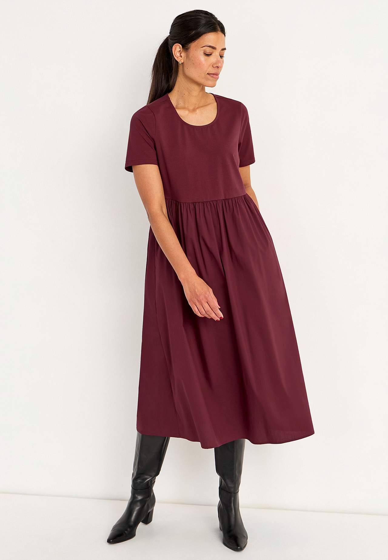 Kleid aus Popeline und Trikot
