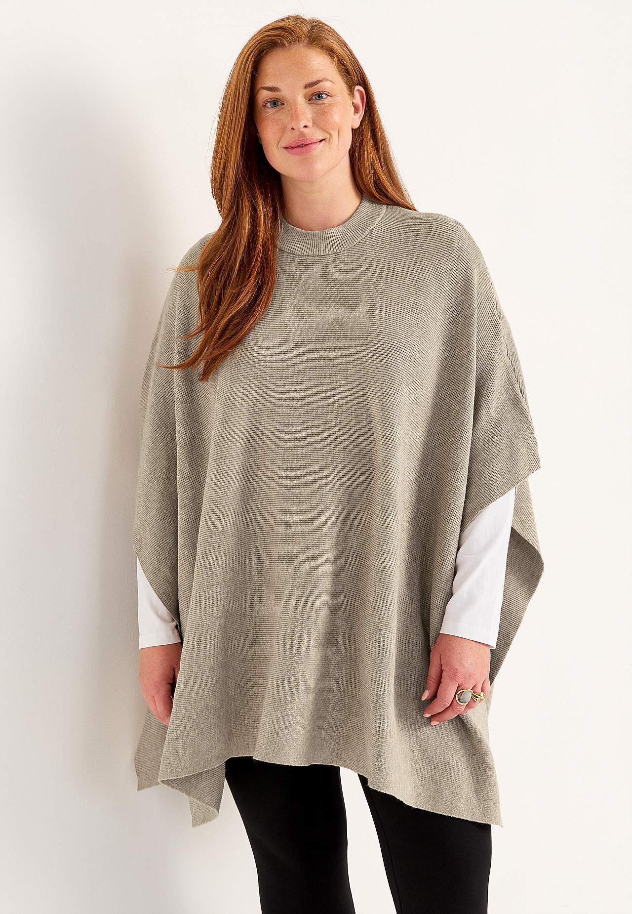 Fein gestrickt Poncho