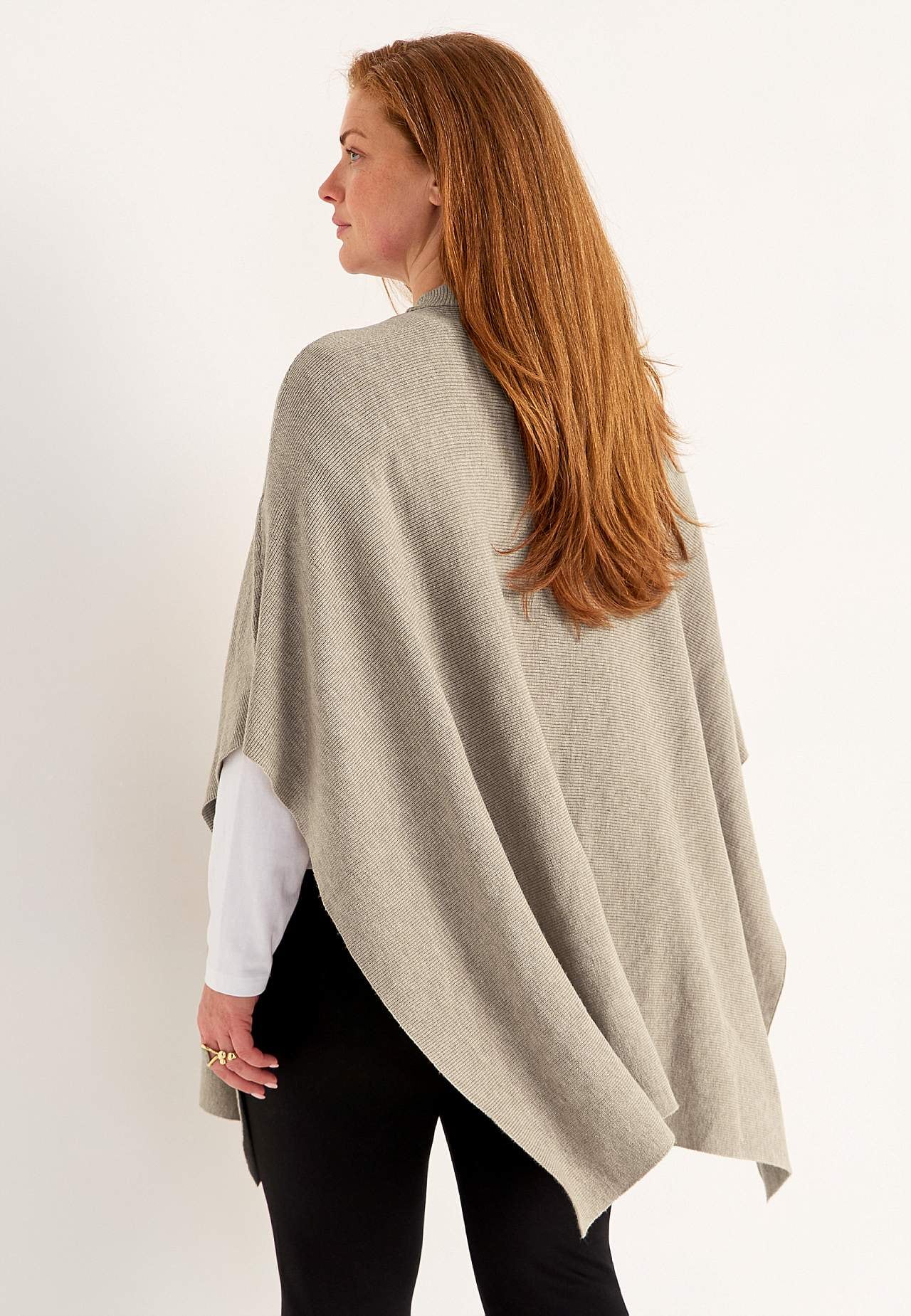 Fein gestrickt Poncho