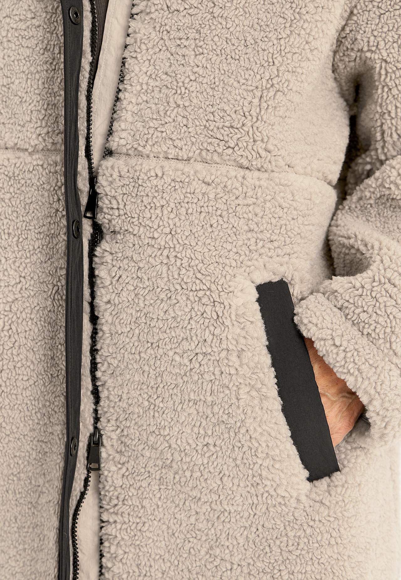 Fleecejacke mit Kapuze
