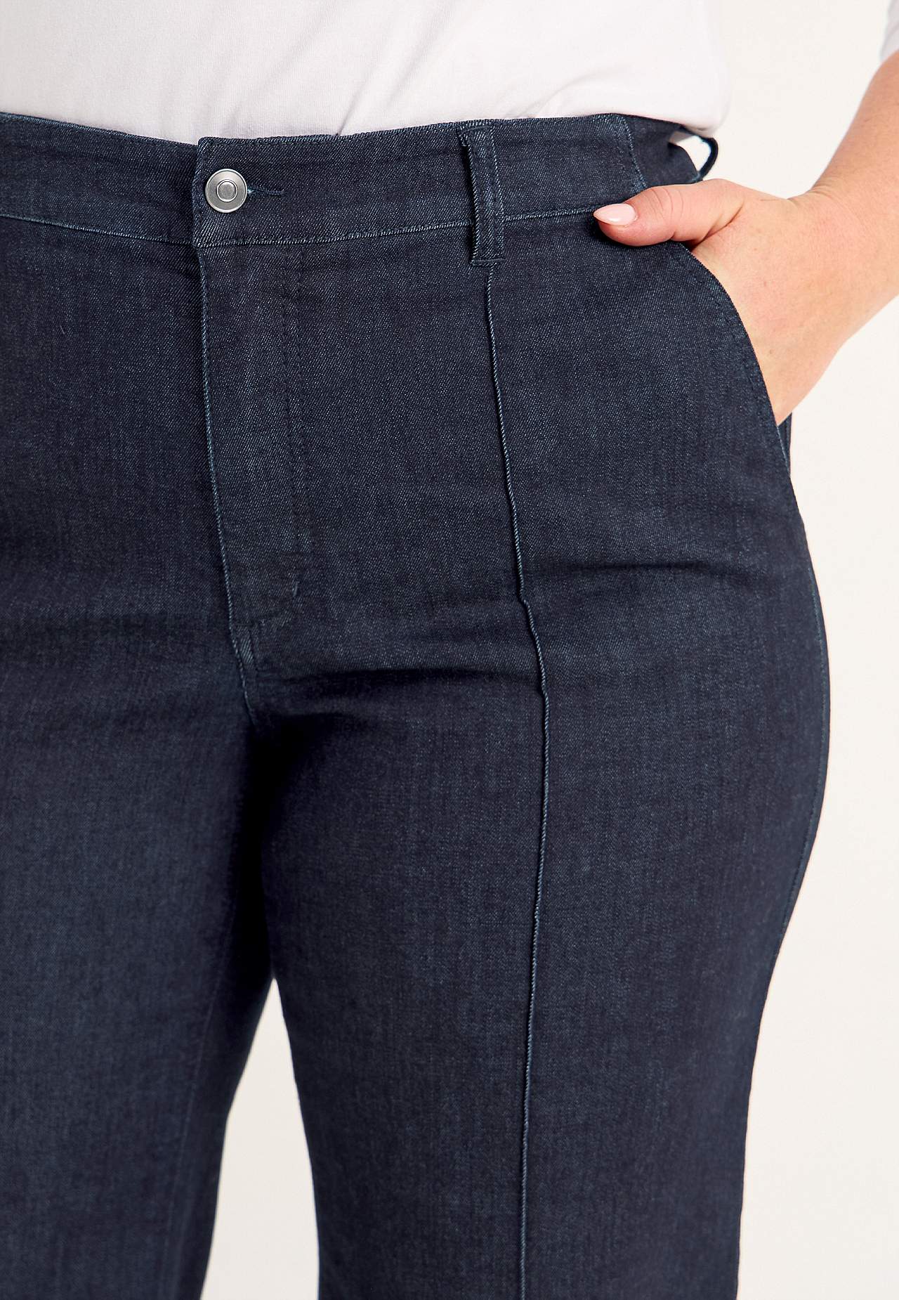 Breite Jeans mit genähten Bügelfalten Mia
