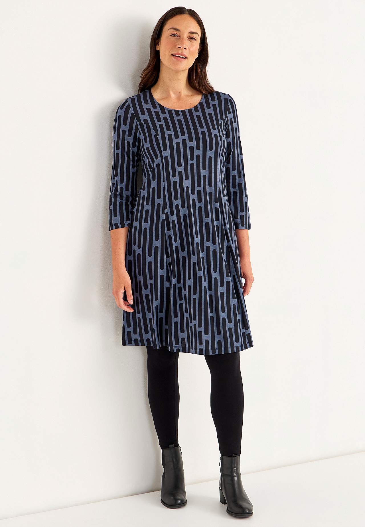 Gemustertes Jerseykleid mit Taschen