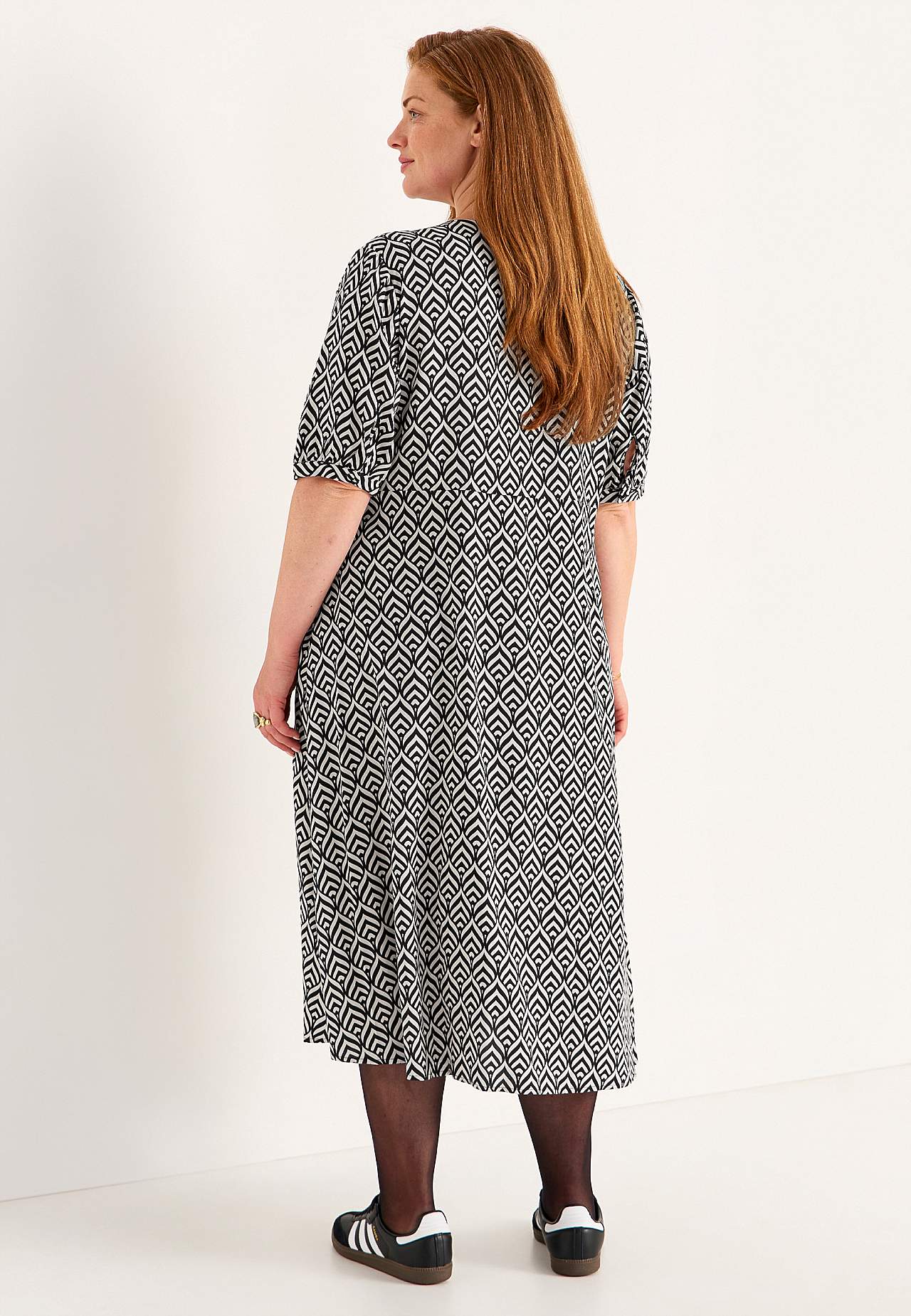 Gemustertes Kleid