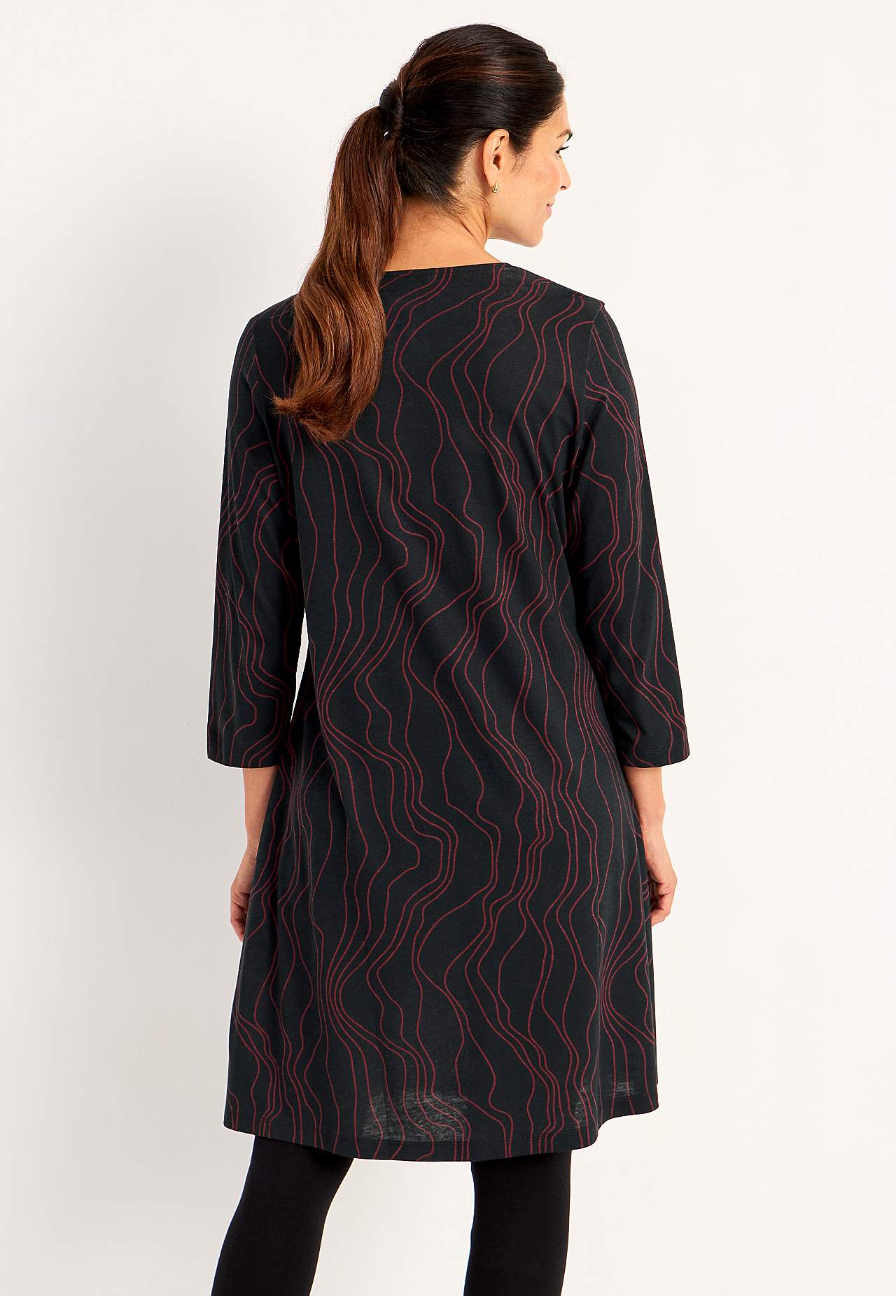 Jerseykleid mit einem V-Ausschnitt
