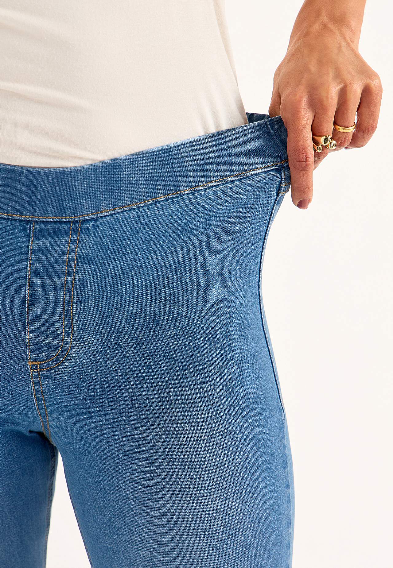 Elastische Jeggings mit Bootcut-Schnitt