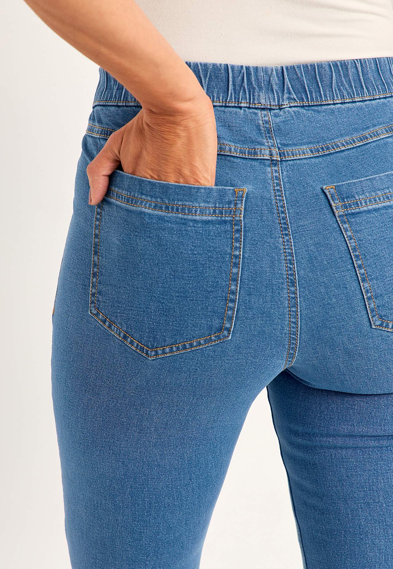 Elastische Jeggings mit Bootcut-Schnitt