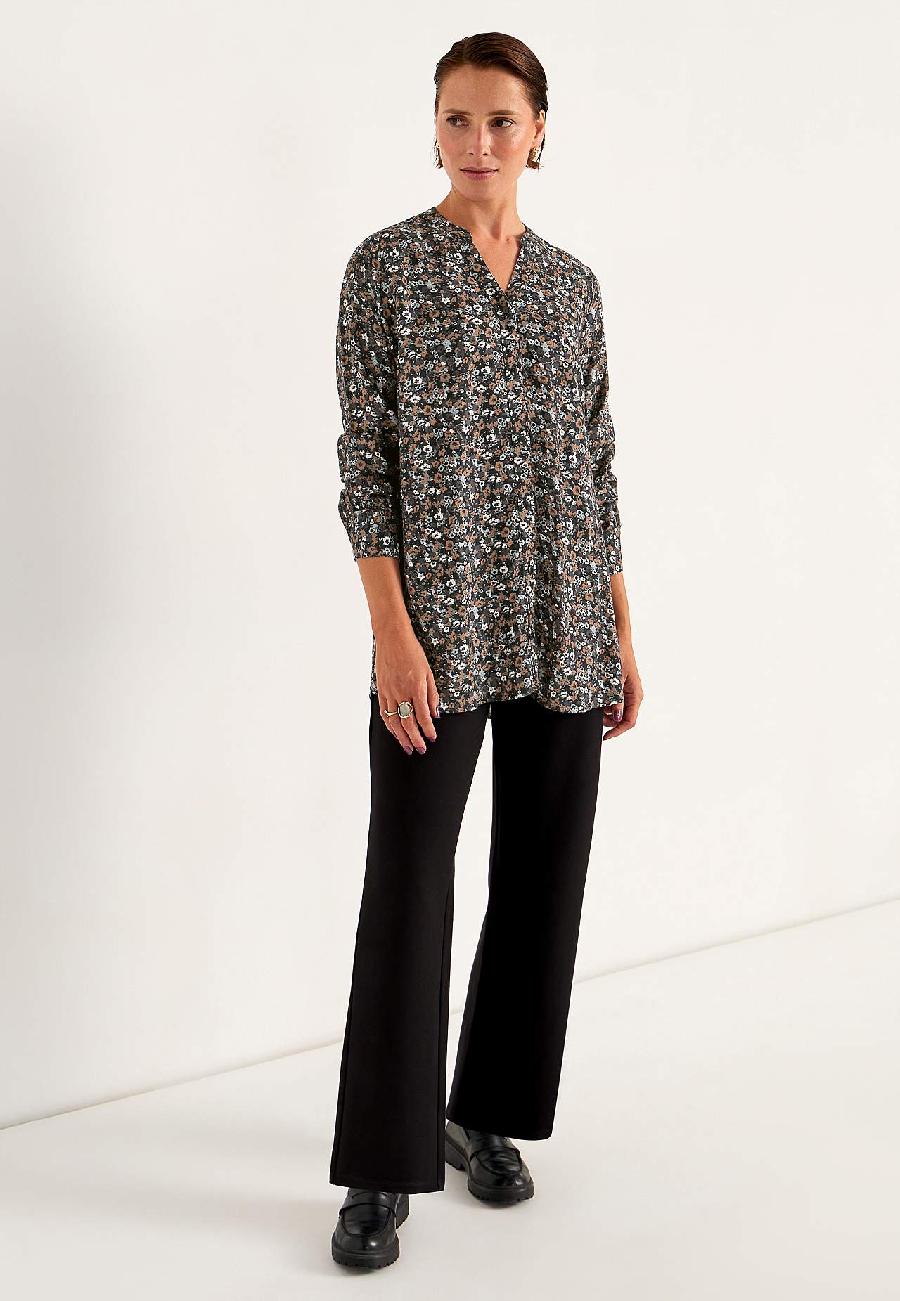 Gewebte Tunika mit Knöpfen