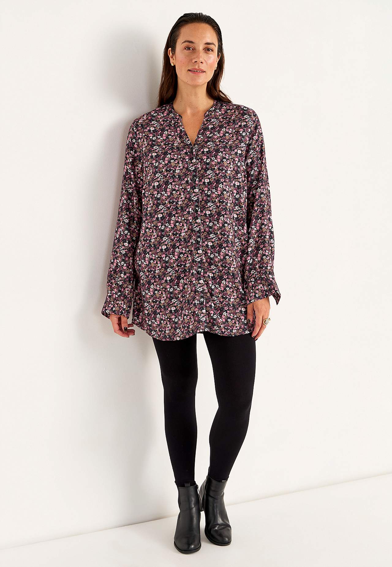 Gewebte Tunika mit Knöpfen