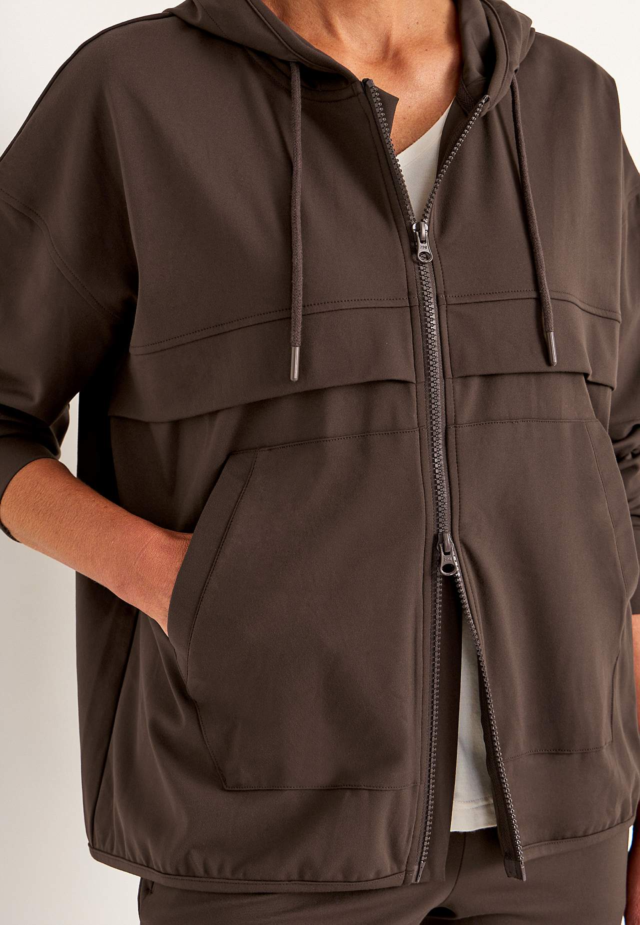 Vielseitige Jacke mit Kapuze