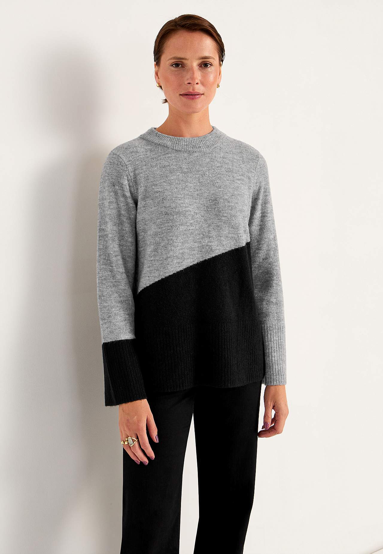 Gestrickter Pullover mit Rundhals
