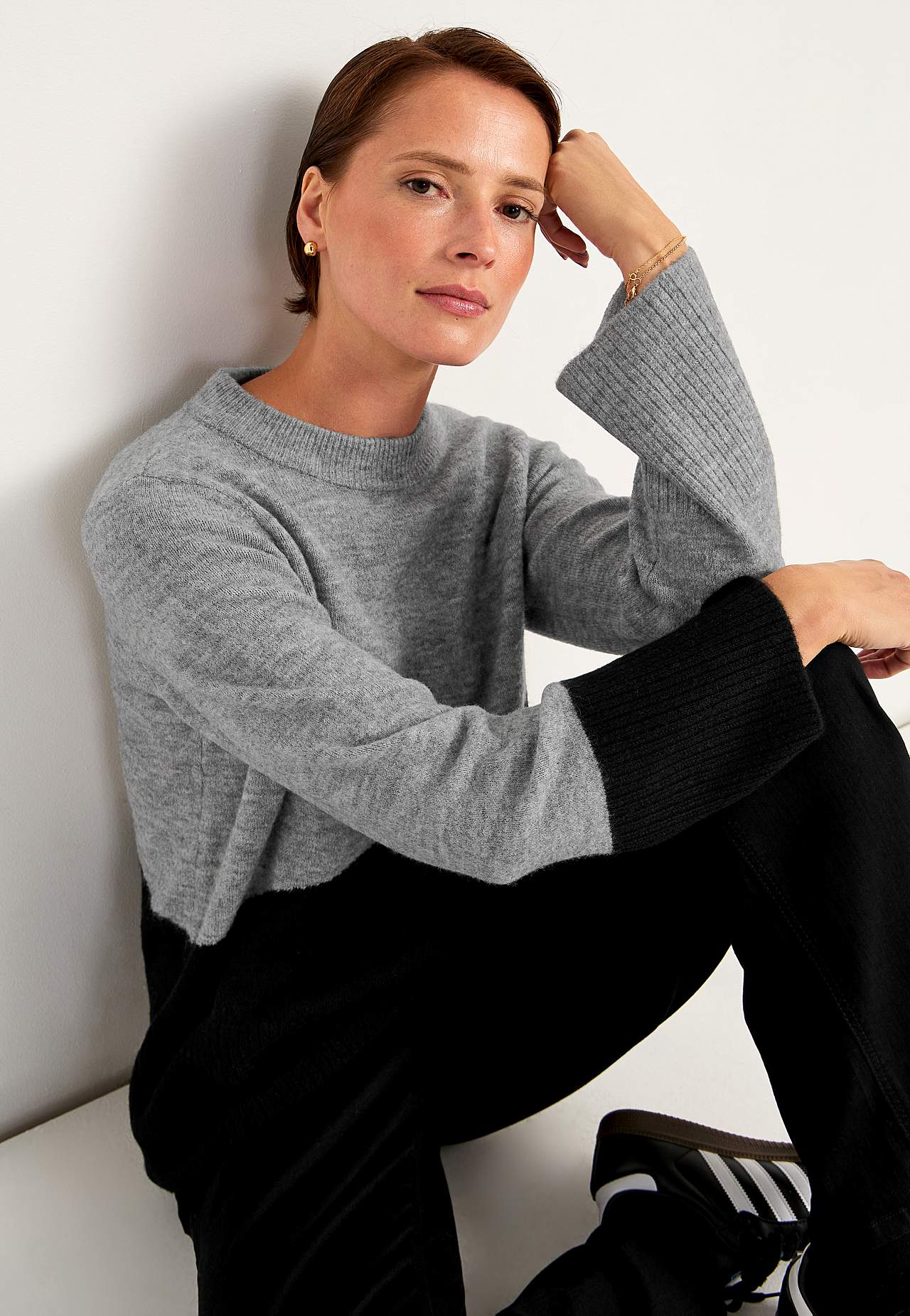 Gestrickter Pullover mit Rundhals