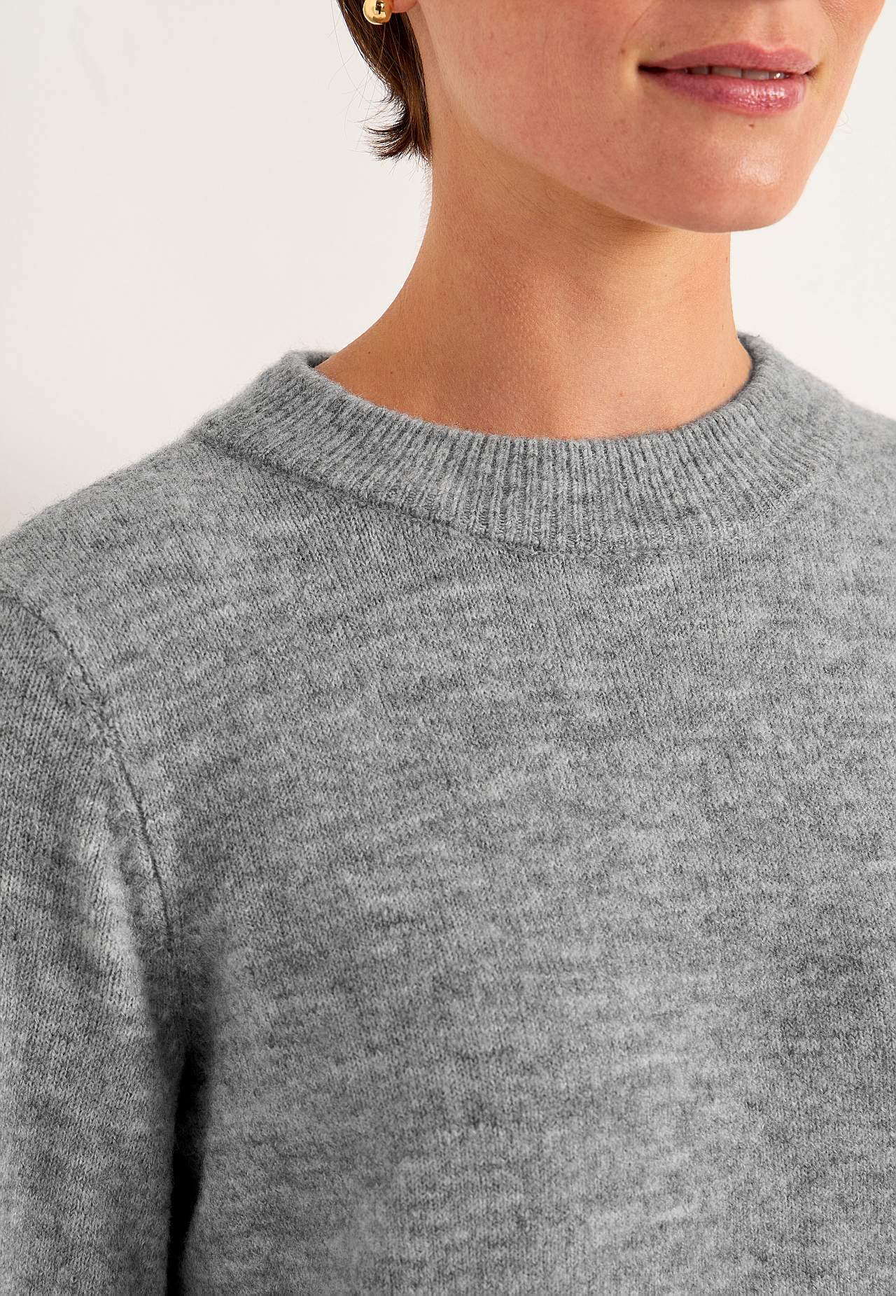 Gestrickter Pullover mit Rundhals