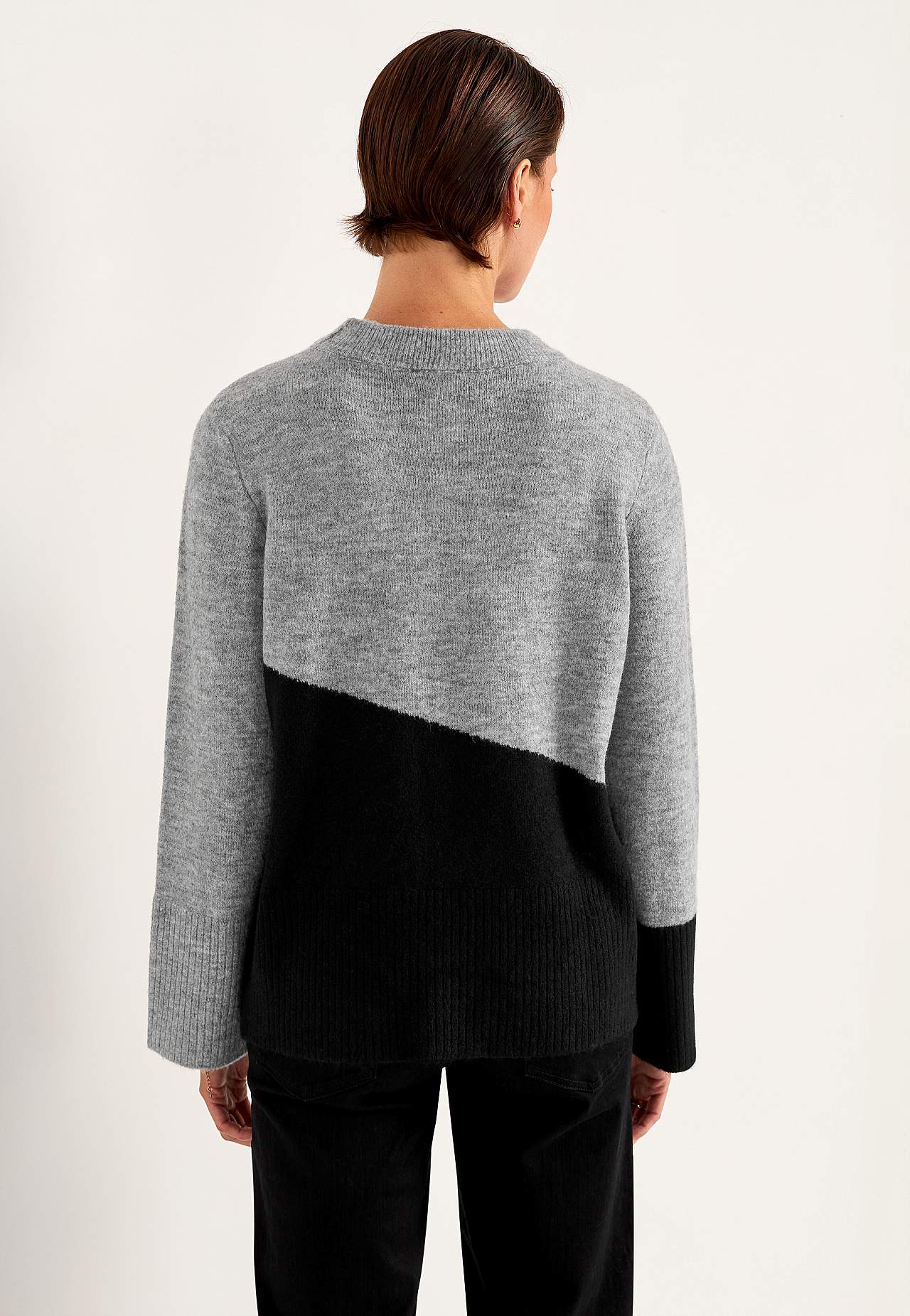 Gestrickter Pullover mit Rundhals