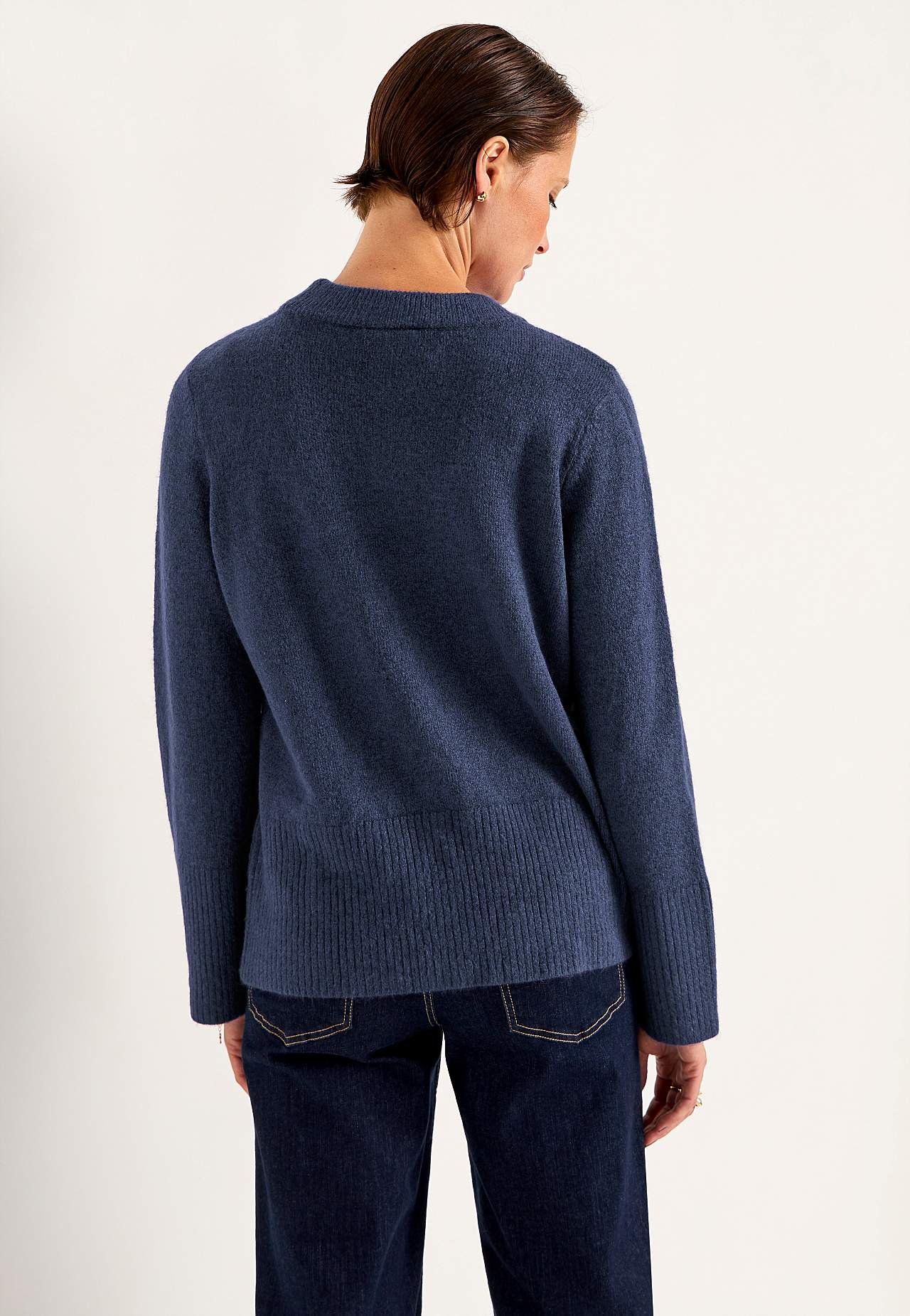Gestrickter Pullover mit Rundhals