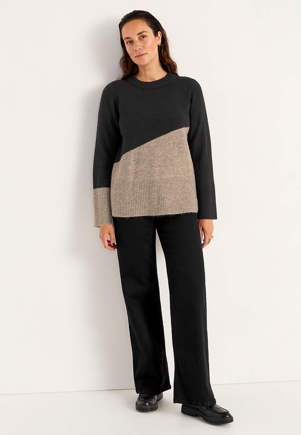 Gestrickter Pullover mit Rundhals